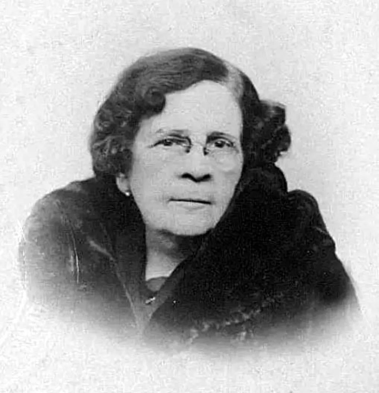 Porträt von Eugenia Belín Sarmiento (1860–1952) – Gedenkseite