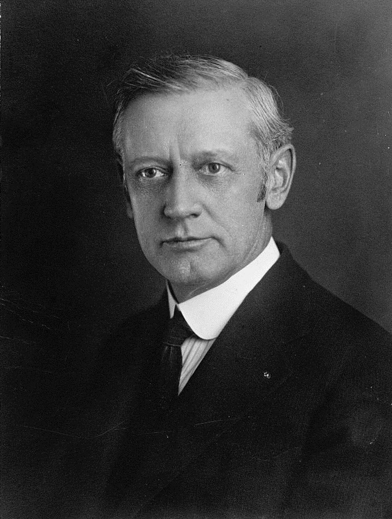 Portrait of Charles Brand (1871–1966) – memorial page