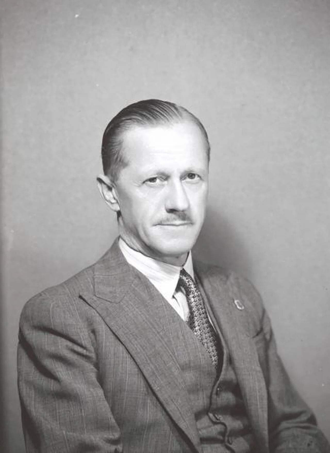 Portrait of Charles Davidson (1897–1985) – memorial page