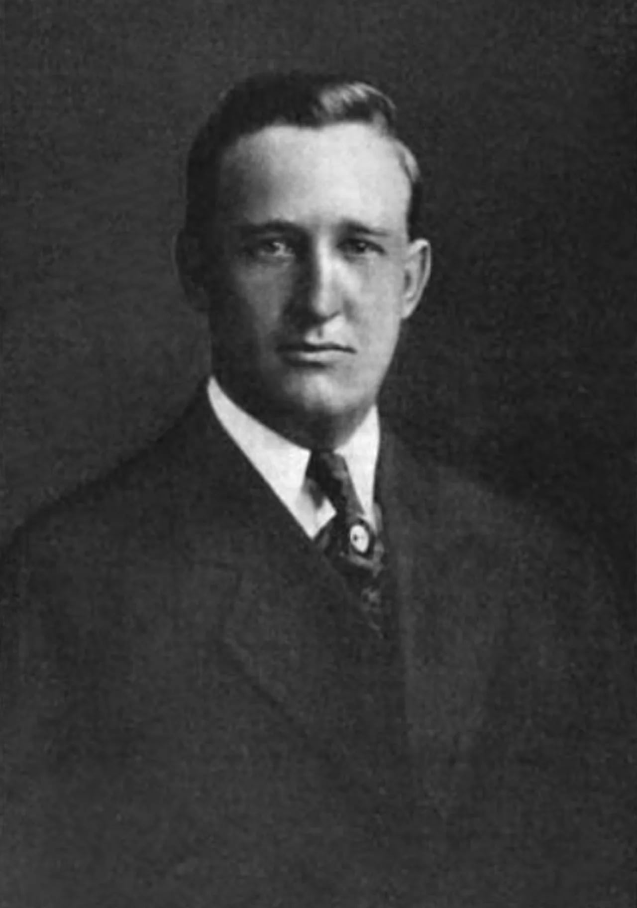Porträt von Charles Eugene Denney (1879–1965) – Gedenkseite