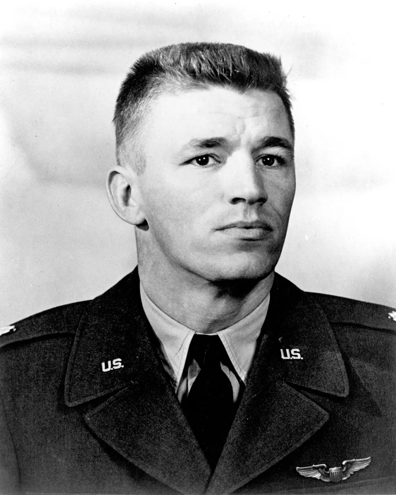 Porträt von Charles J. Loring, Jr. (1918–1952) – Gedenkseite