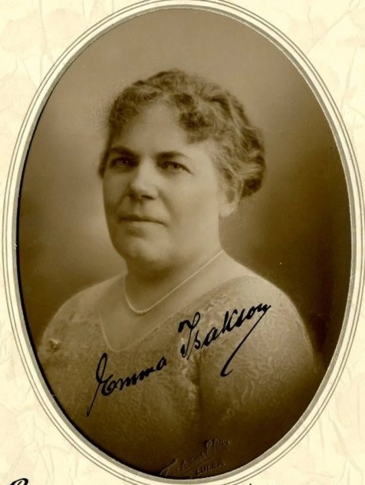 Porträt von Emma Isakson (1880–1952) – Gedenkseite
