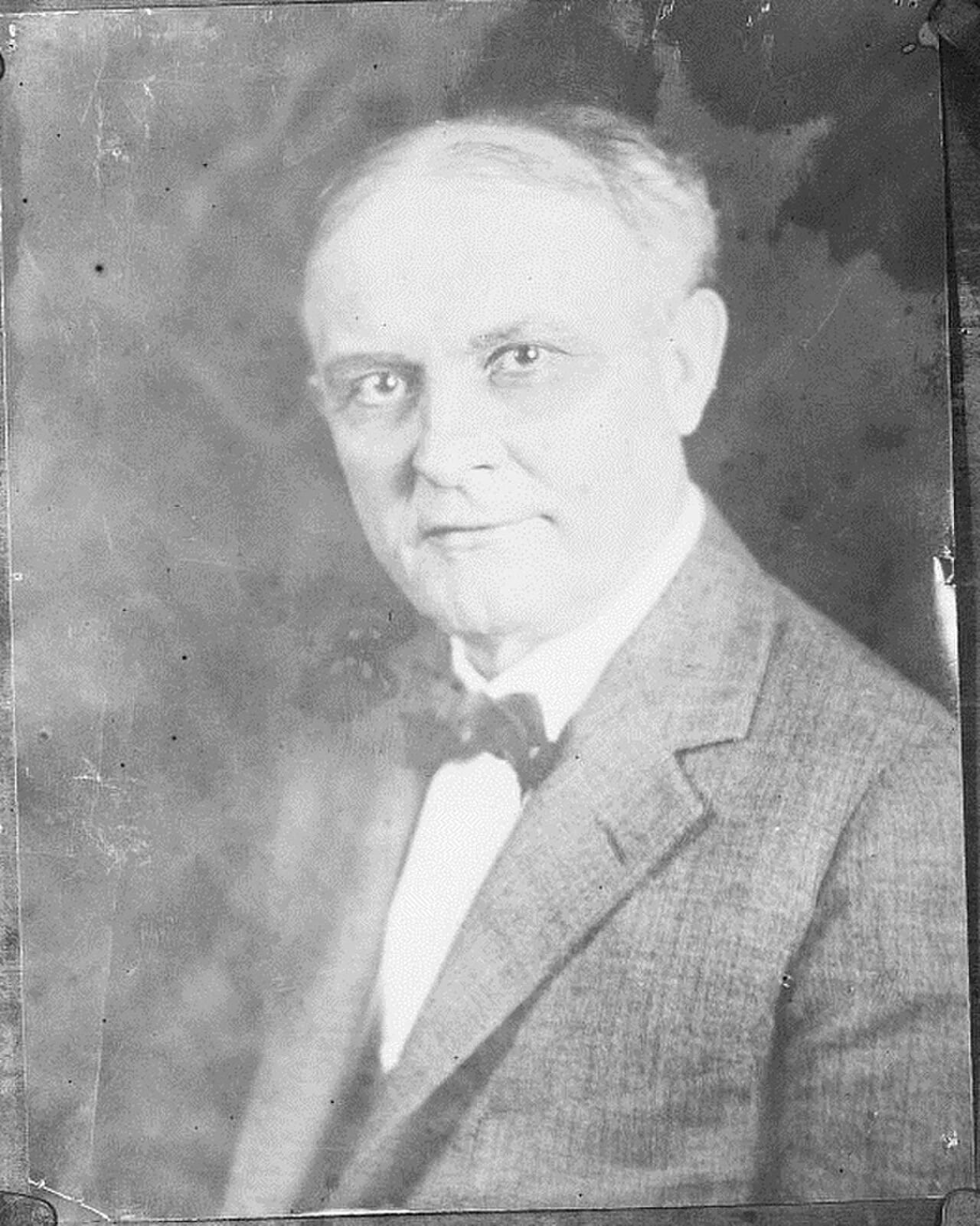 Portrait of Charles Landon Knight (1867–1933) – memorial page