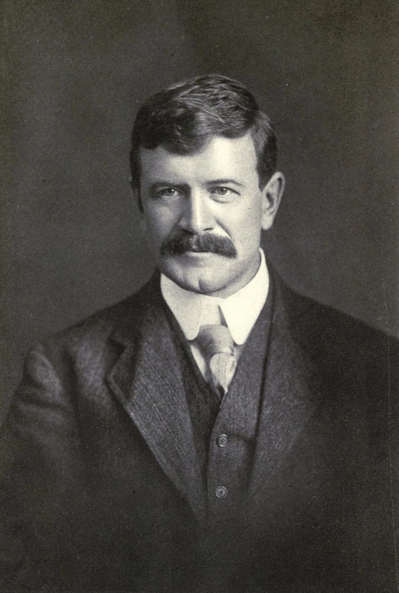 Portrait of Stephen Leacock (1869–1944) – memorial page