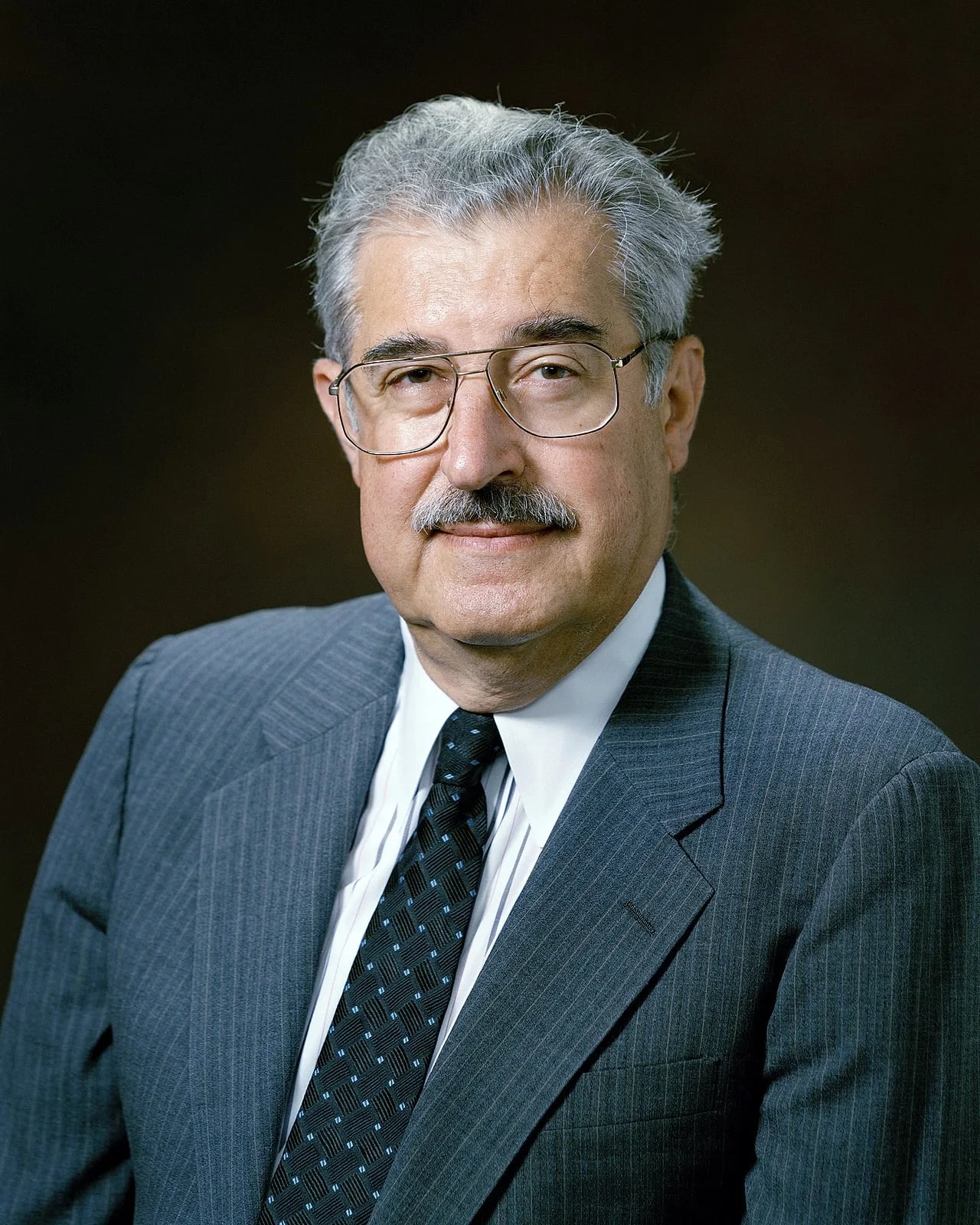 Porträt von Charles M. Herzfeld (1925–2017) – Gedenkseite