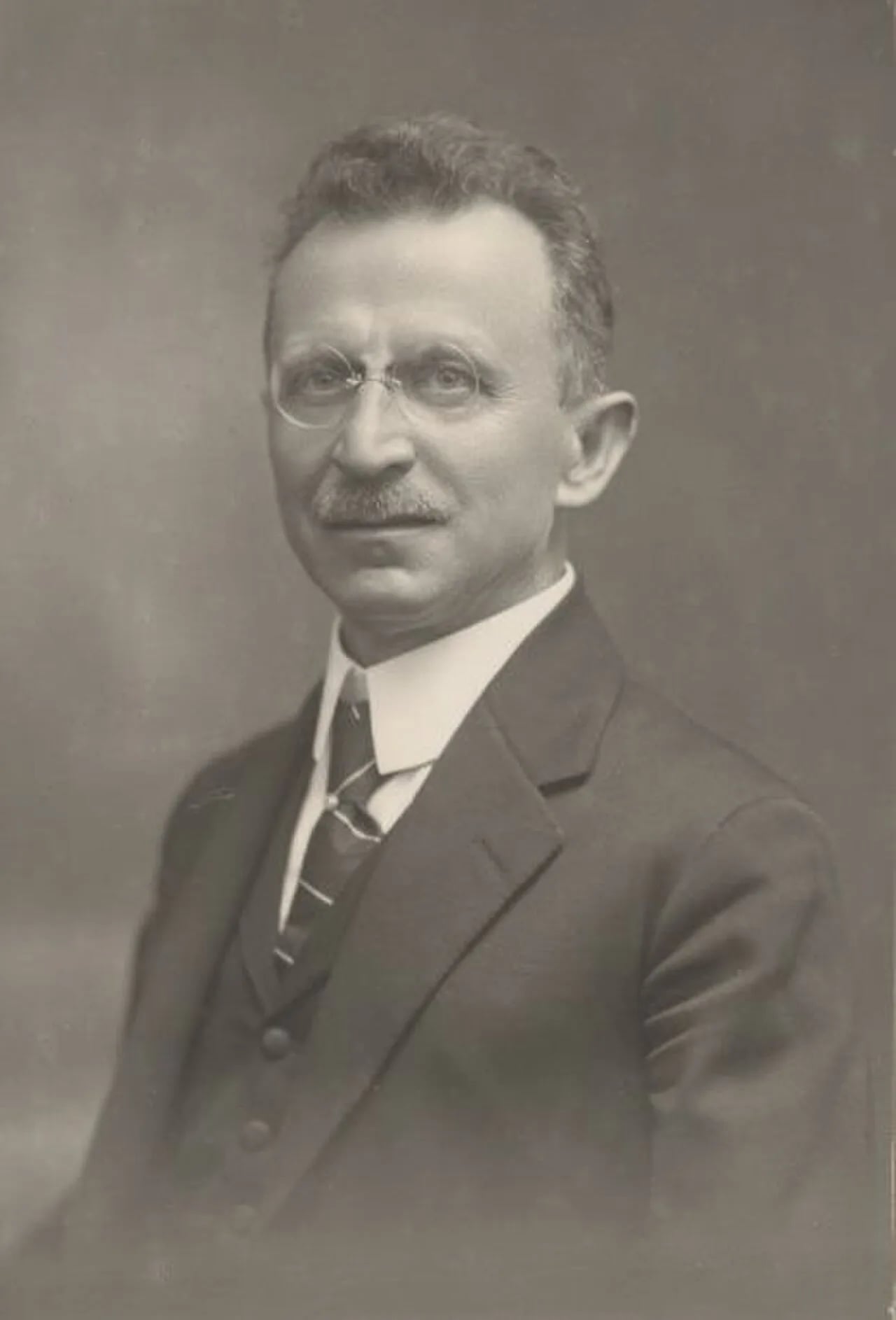 Porträt von Karel Mareš (1872–1952) – Gedenkseite