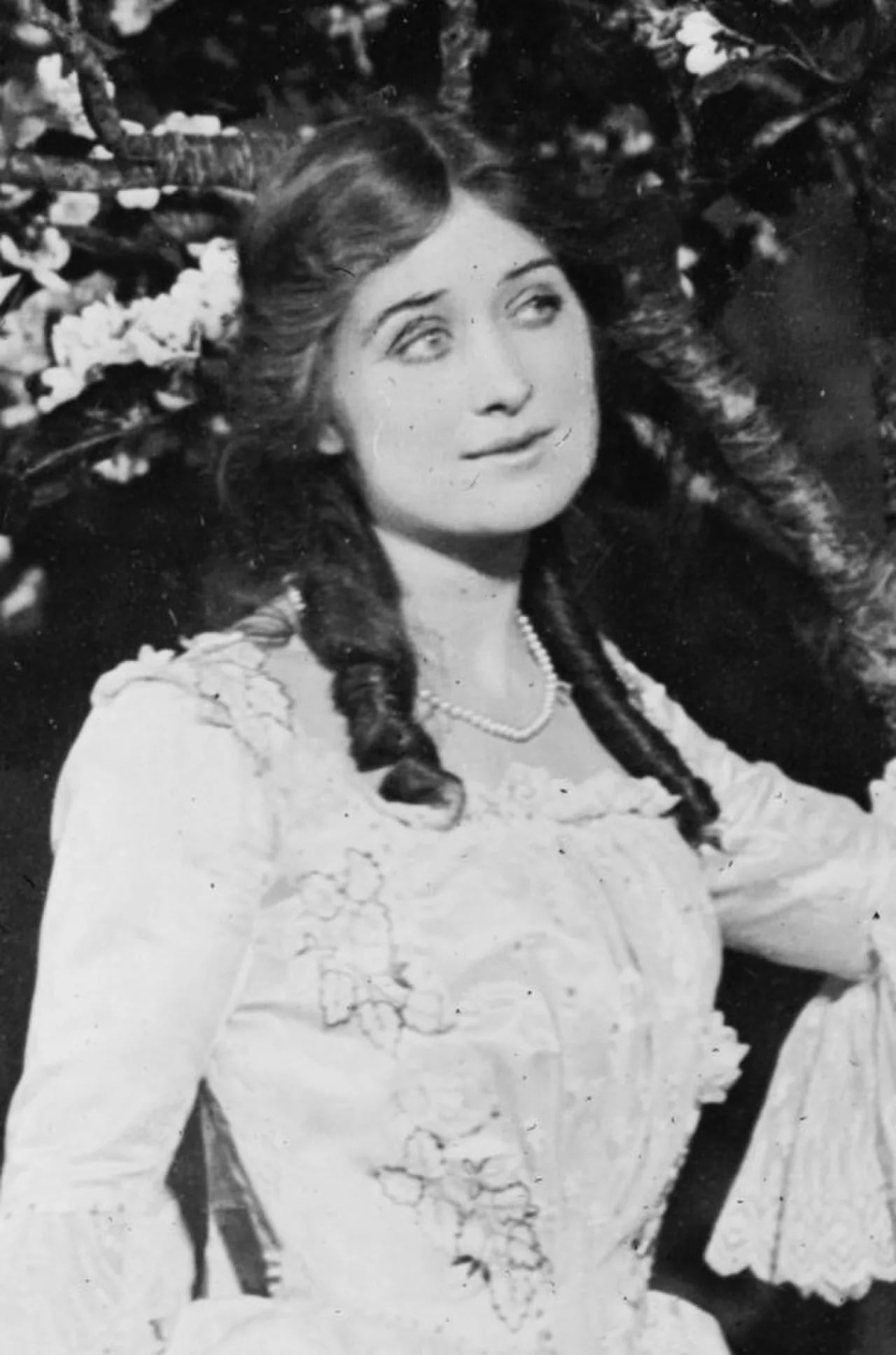 Portrait of Charlotte Walker (1876–1958) – memorial page