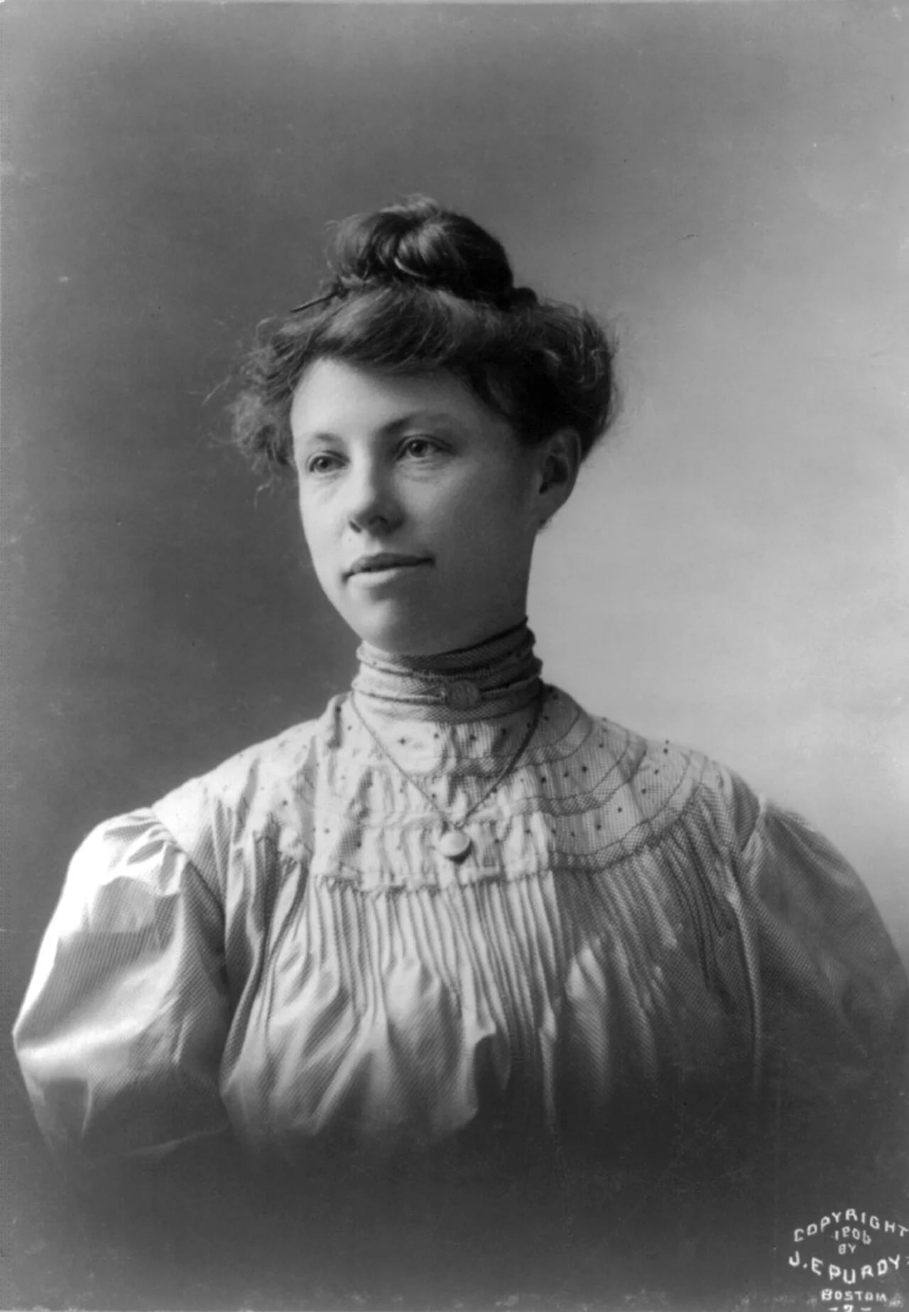 Portrait of Charmian London (1871–1955) – memorial page