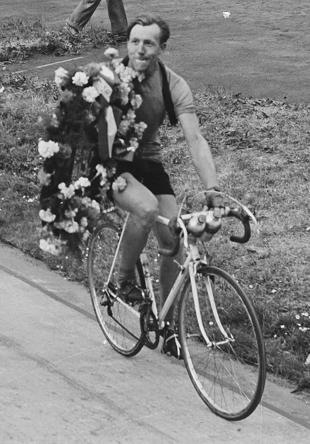 Portrait of Jean Bogaerts (1925–2017) – memorial page