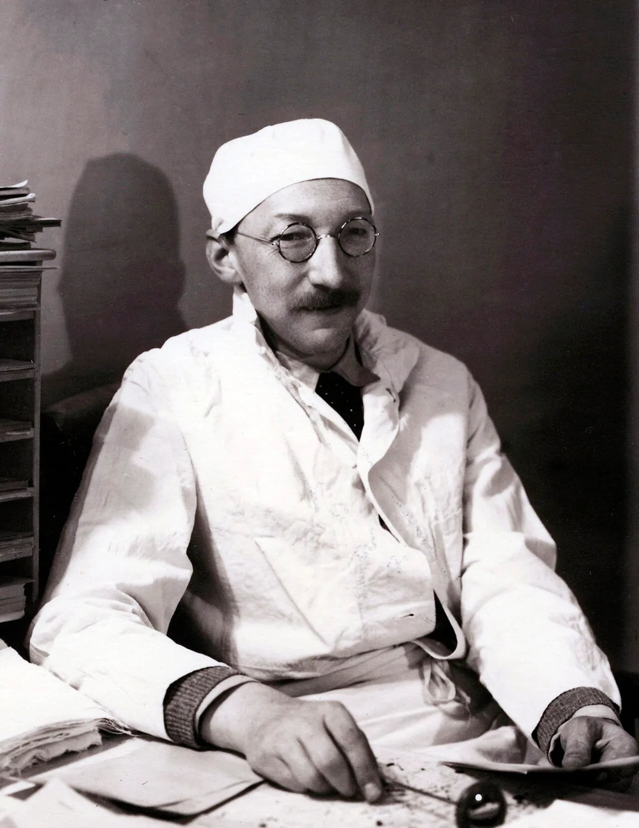 Porträt von Edouard Pichon (1890–1940) – Gedenkseite