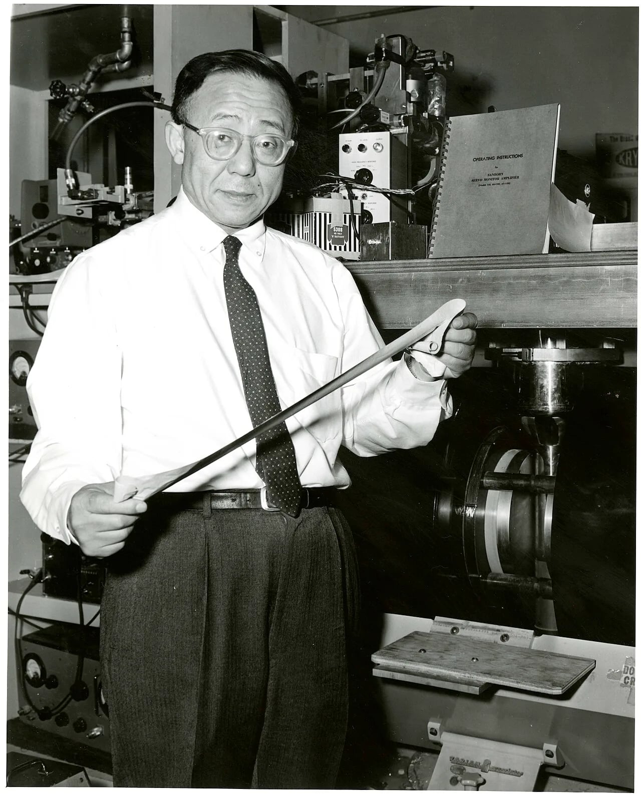 Porträt von Chih-Kung Jen (1906–1995) – Gedenkseite