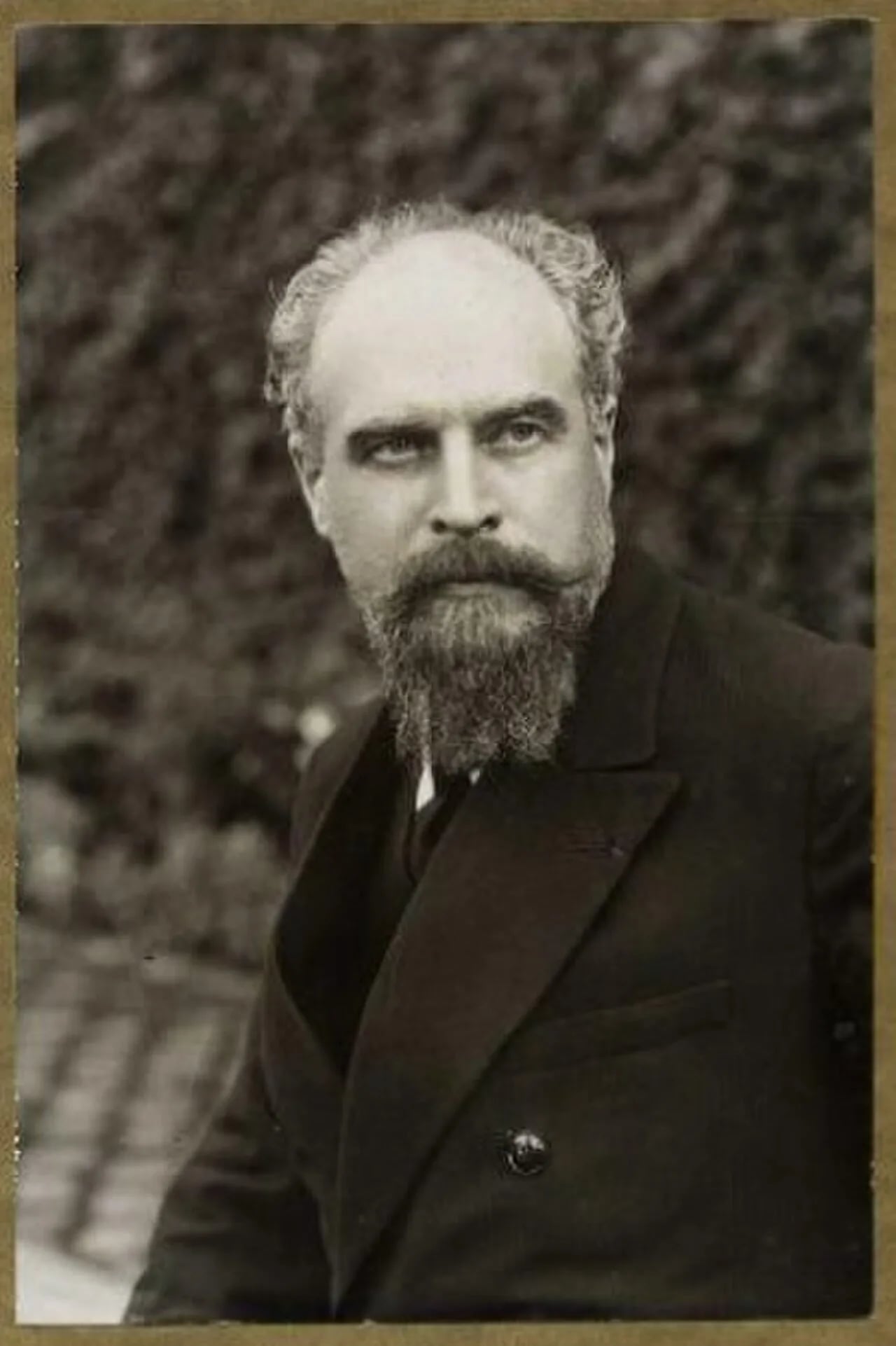Portrait of Georges Le Beau (1879–1962) – memorial page