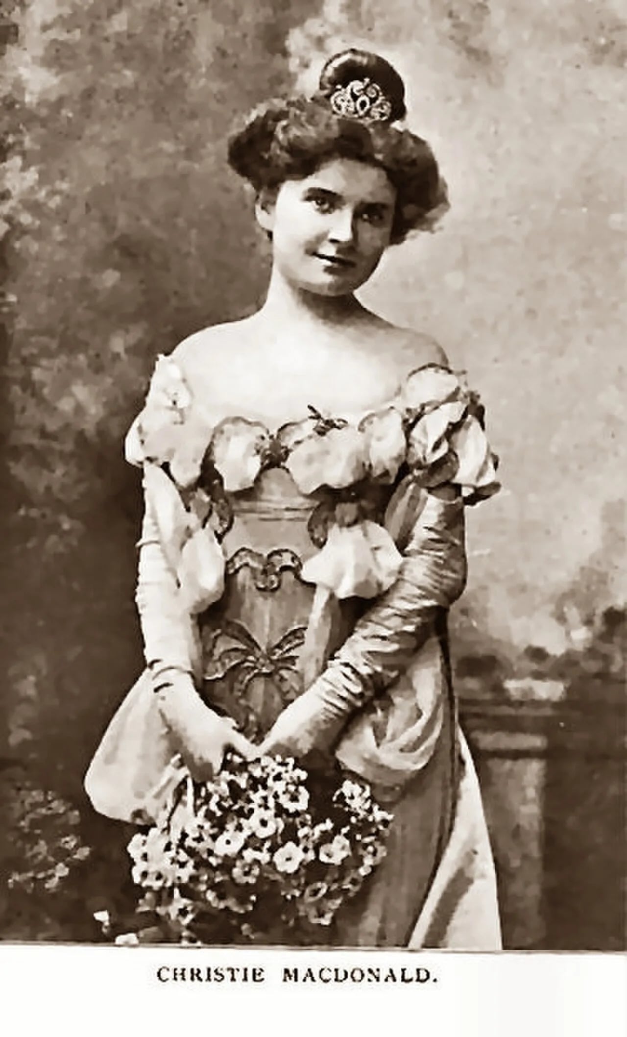 Portrait of Christie MacDonald (1875–1962) – memorial page