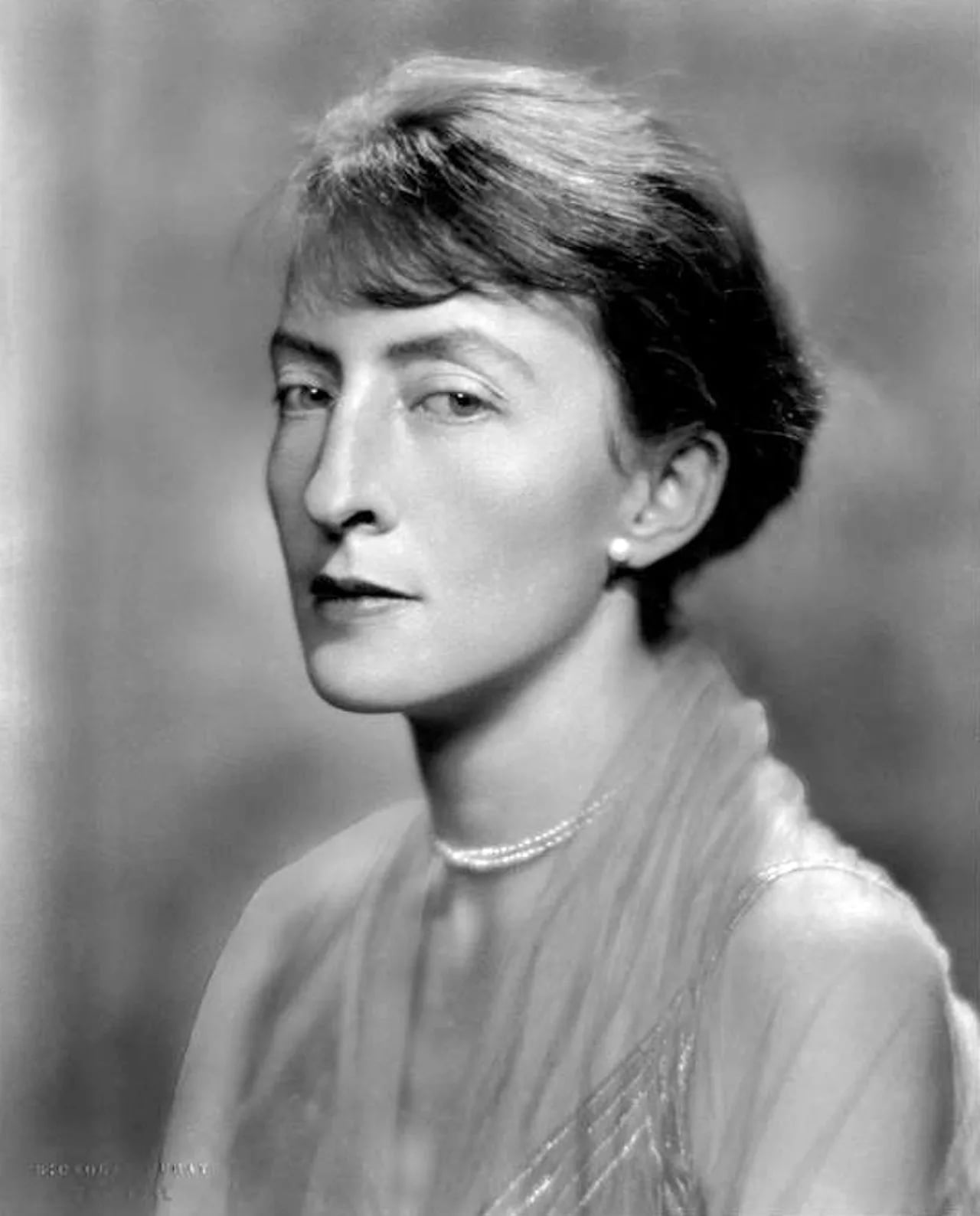 Portrait of Clare Eames (1894–1930) – memorial page