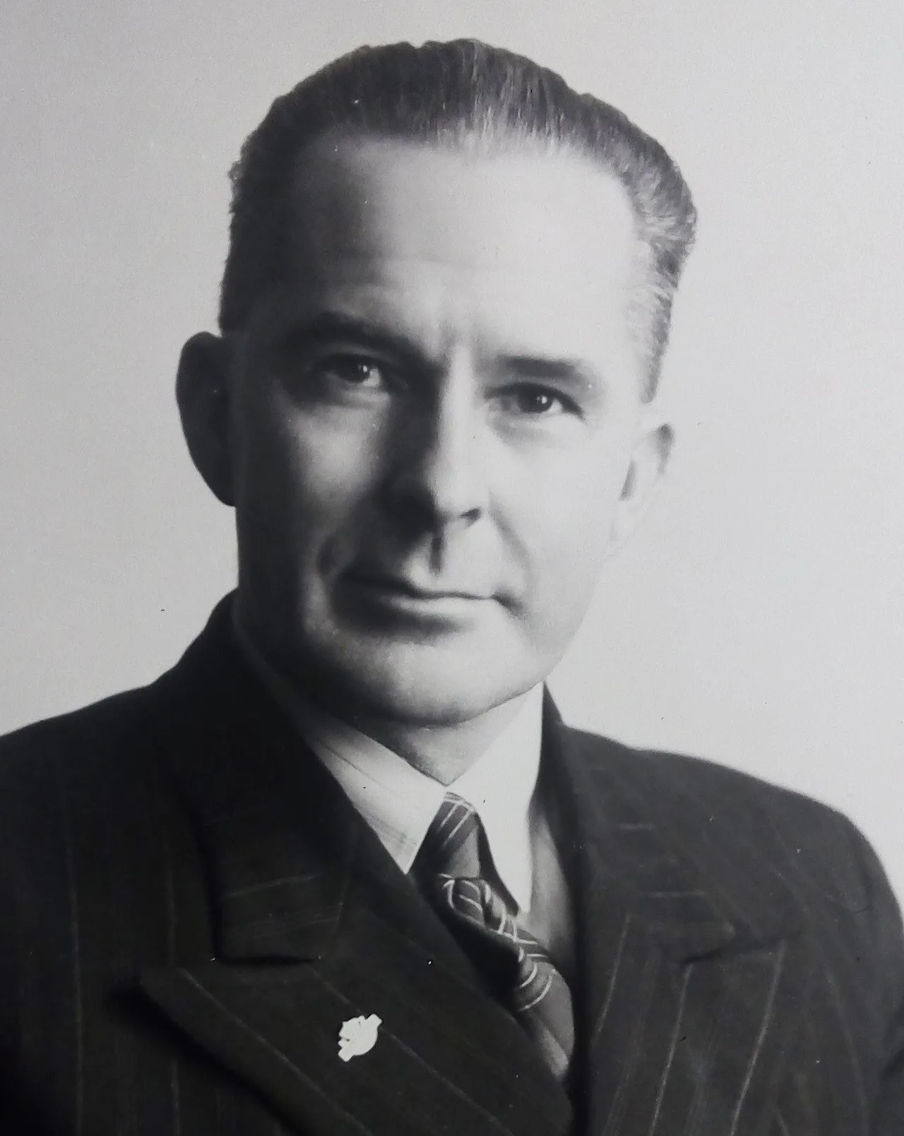 Porträt von Clarence Skinner (1900–1962) – Gedenkseite