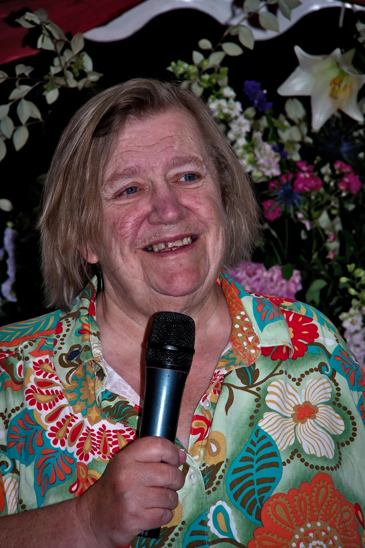 Porträt von Clarissa Dickson Wright (1947–2014) – Gedenkseite