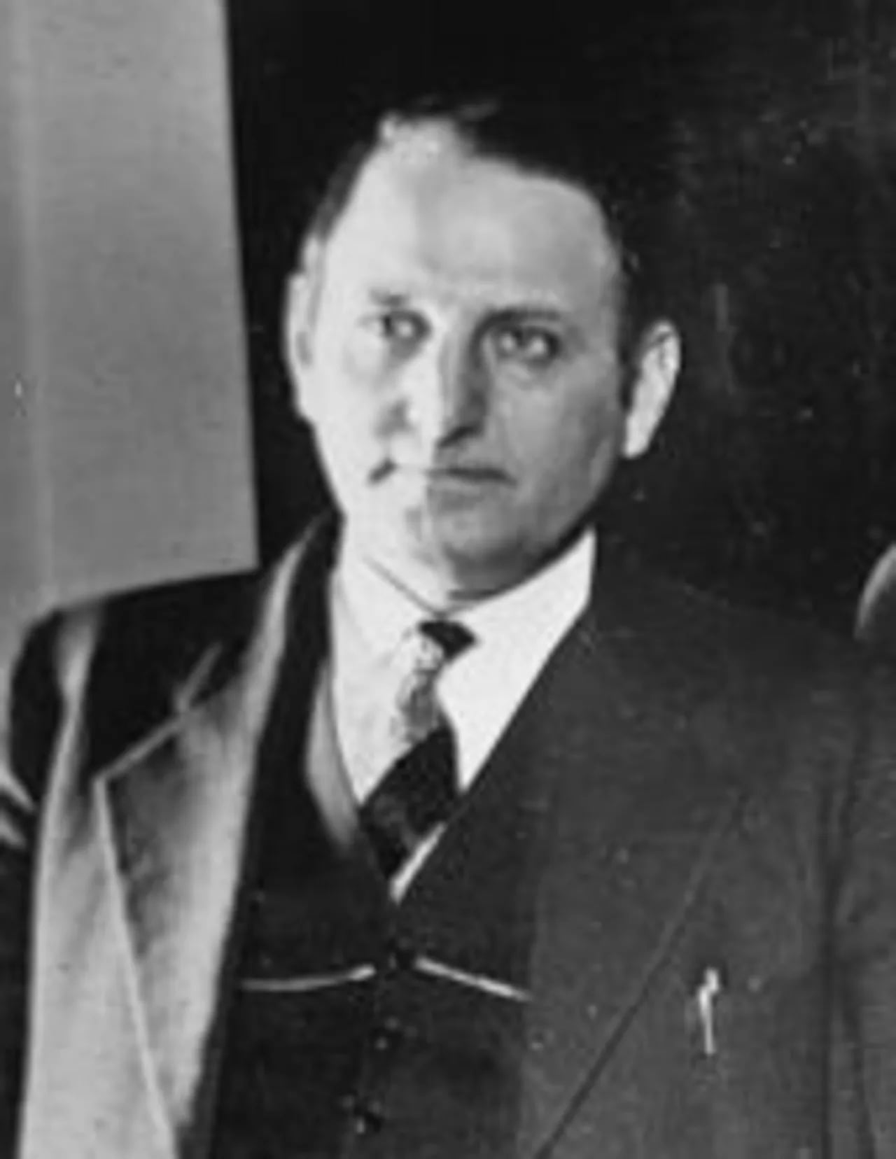 Portrait of Claude V. Parsons (1895–1941) – memorial page