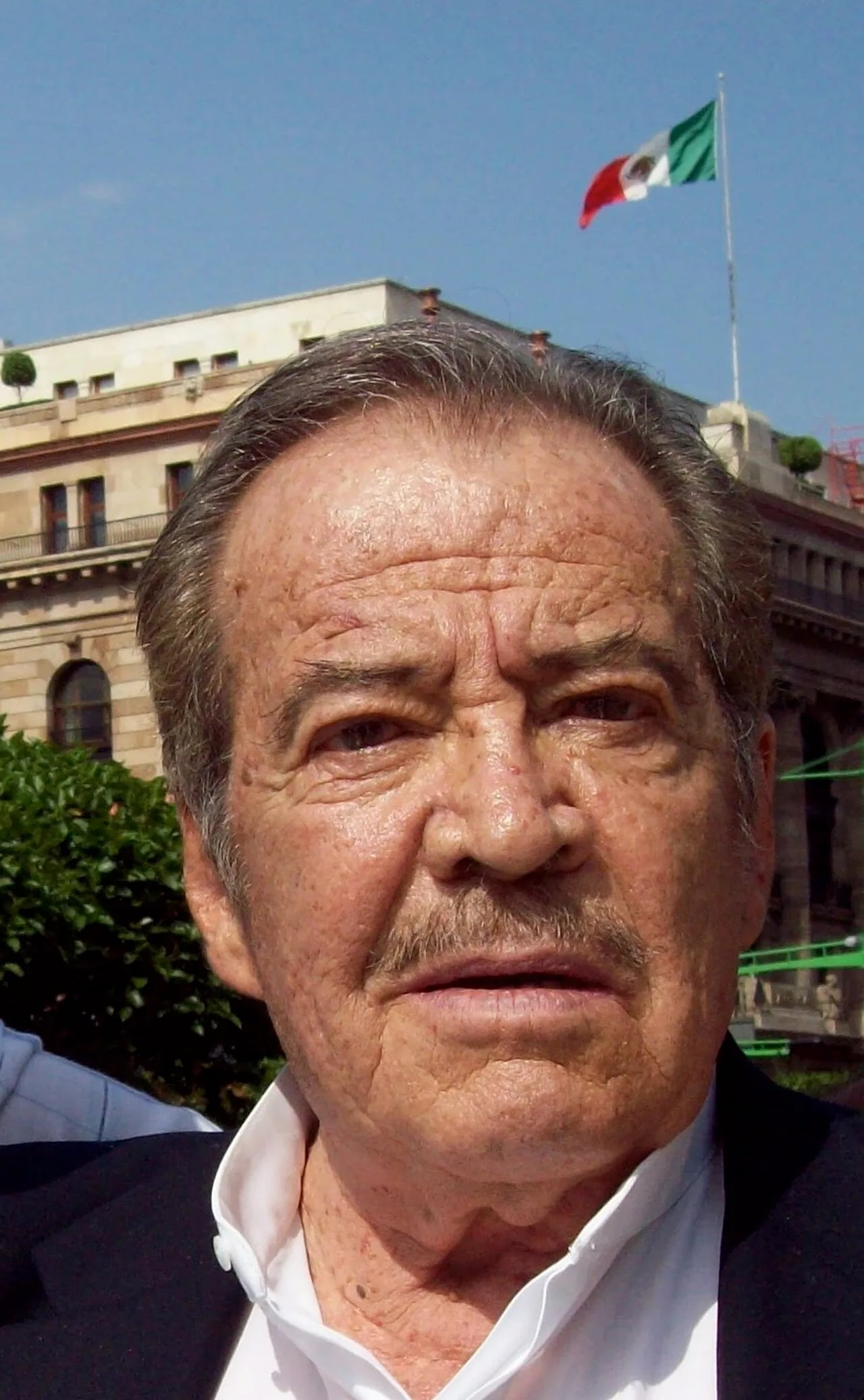 Porträt von Claudio Obregón (1935–2010) – Gedenkseite