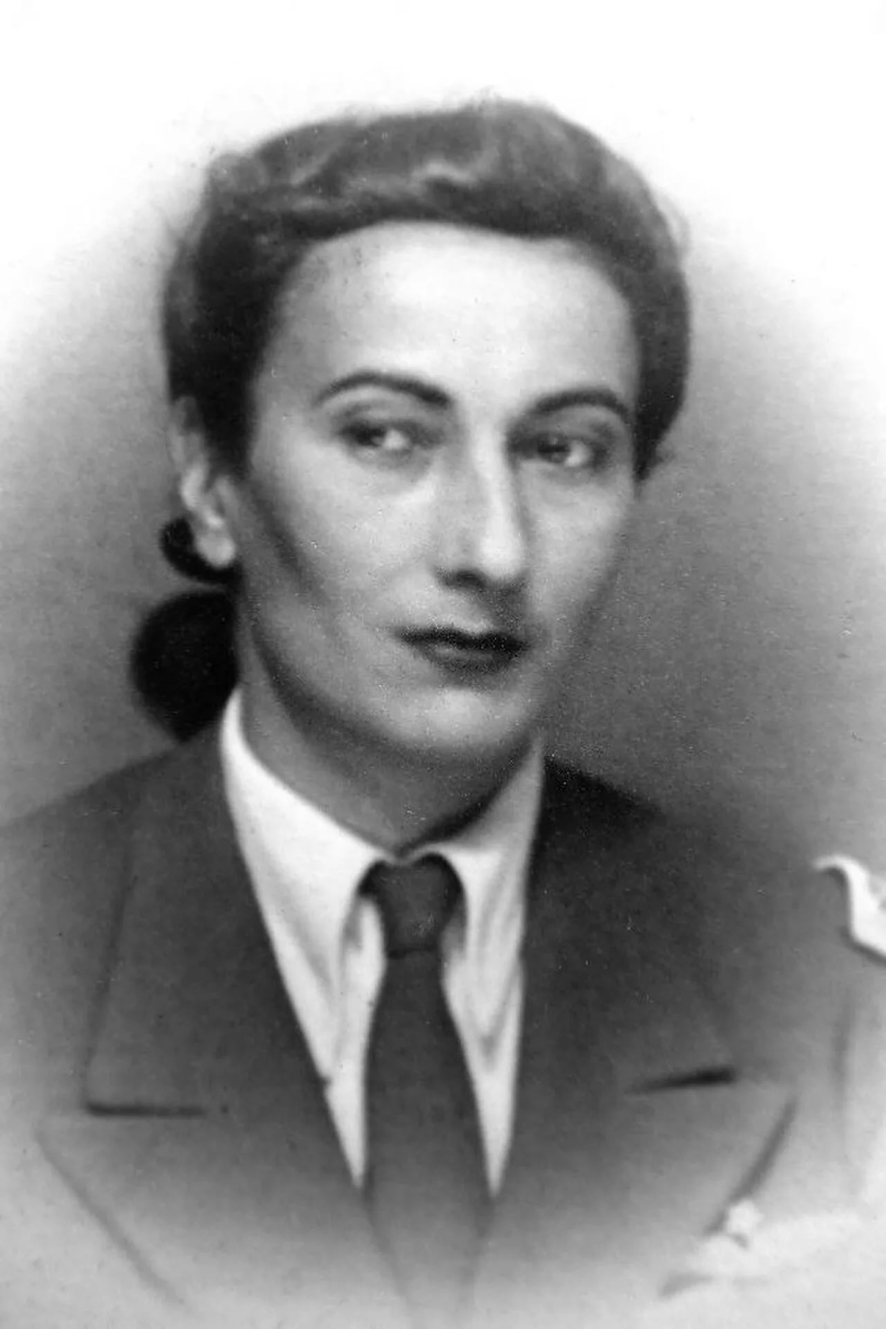 Portrait of Virginia Duțescu (1908–1970) – memorial page