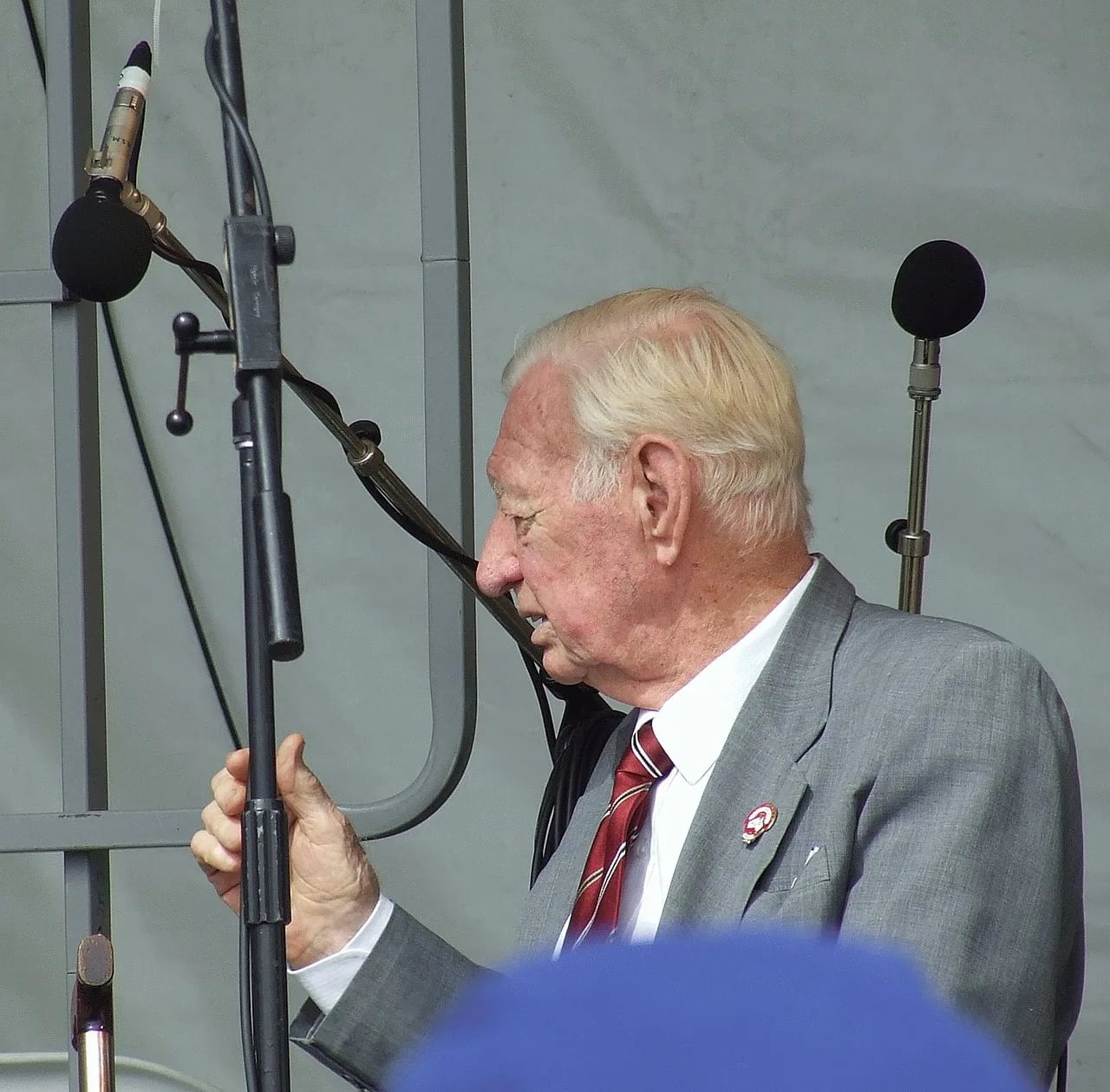 Portrait of Clem Jones (1918–2007) – memorial page