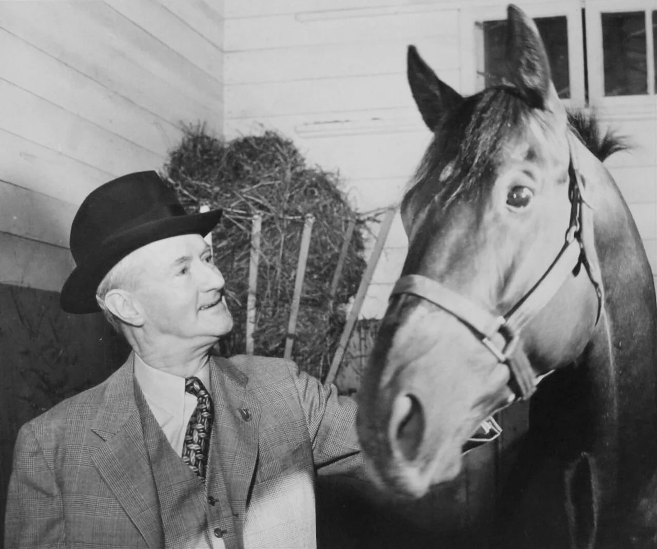 Portrait of Clem McCarthy (1882–1962) – memorial page
