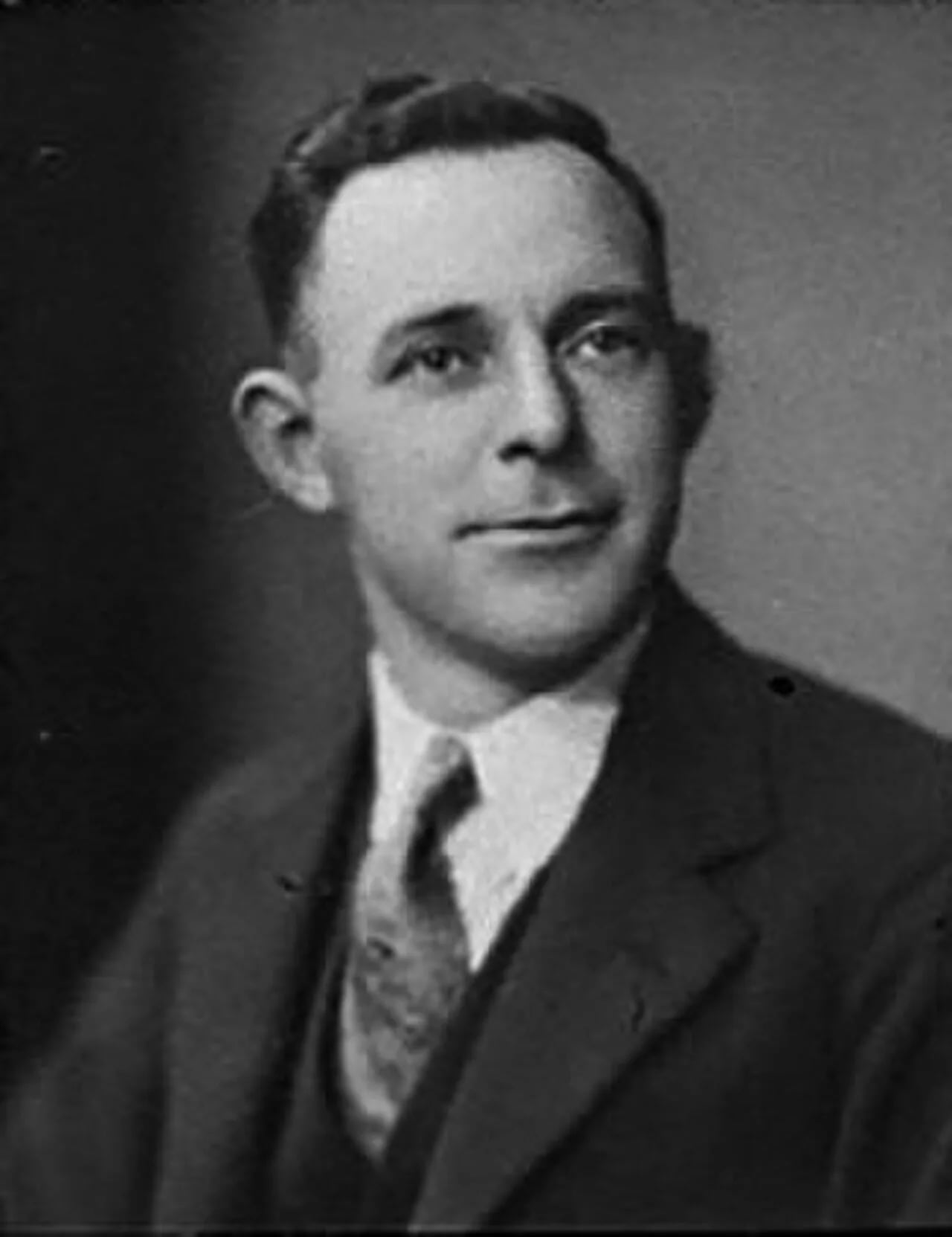 Portrait of Lorrie Hunter (1900–1990) – memorial page