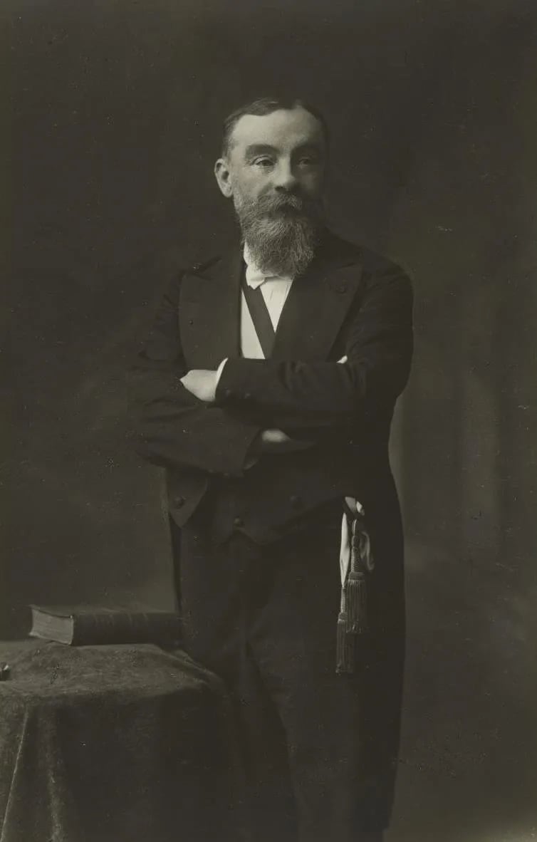 Porträt von Ferdinand Brunot (1860–1938) – Gedenkseite