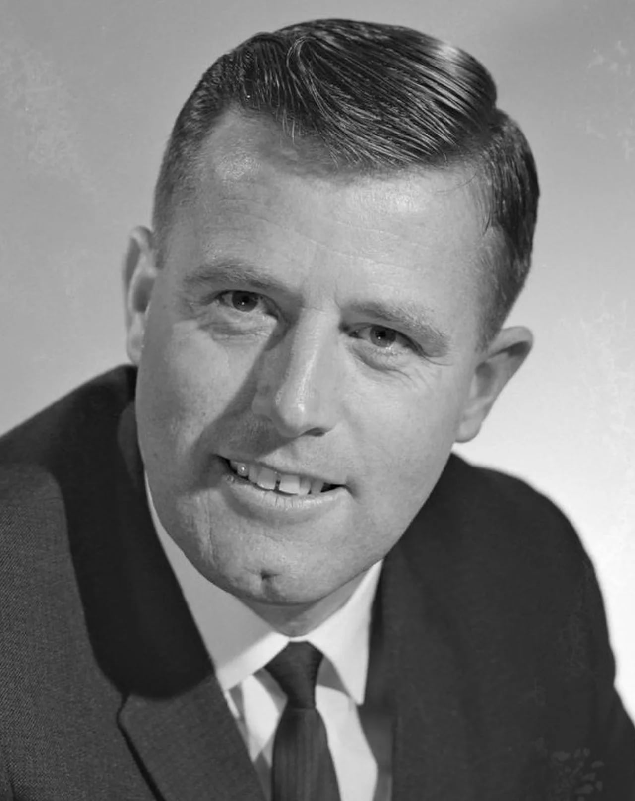 Portrait of Colin Moyle (1929–2024) – memorial page