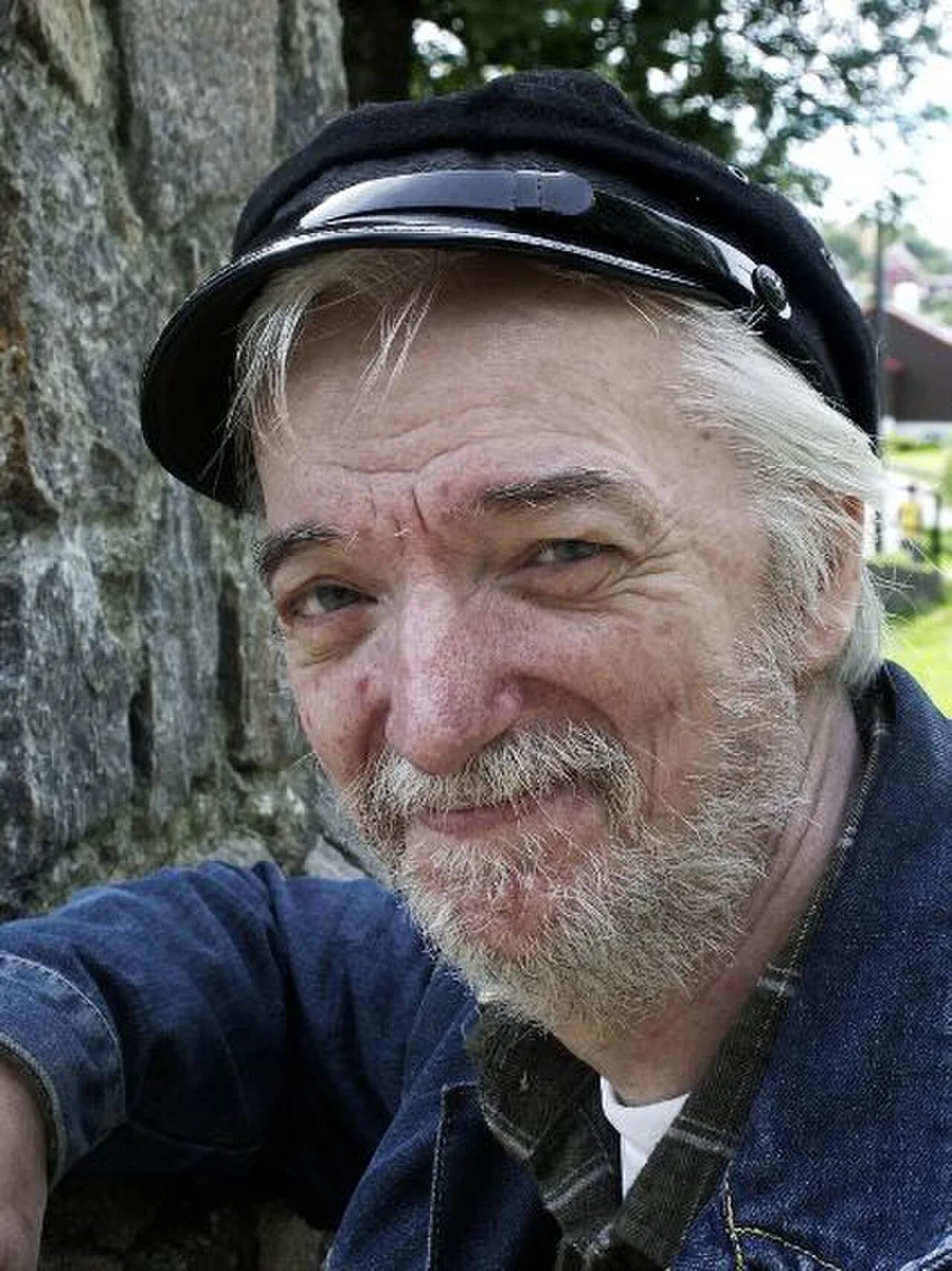 Porträt von Ingar Knudtsen (1944–2025) – Gedenkseite