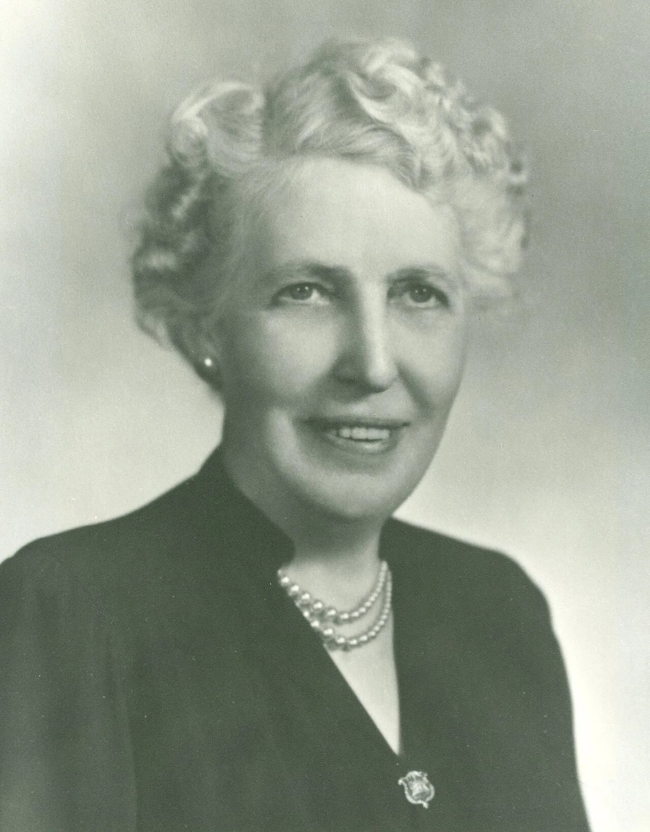 Portrait of Ruth Thompson (1887–1970) – memorial page