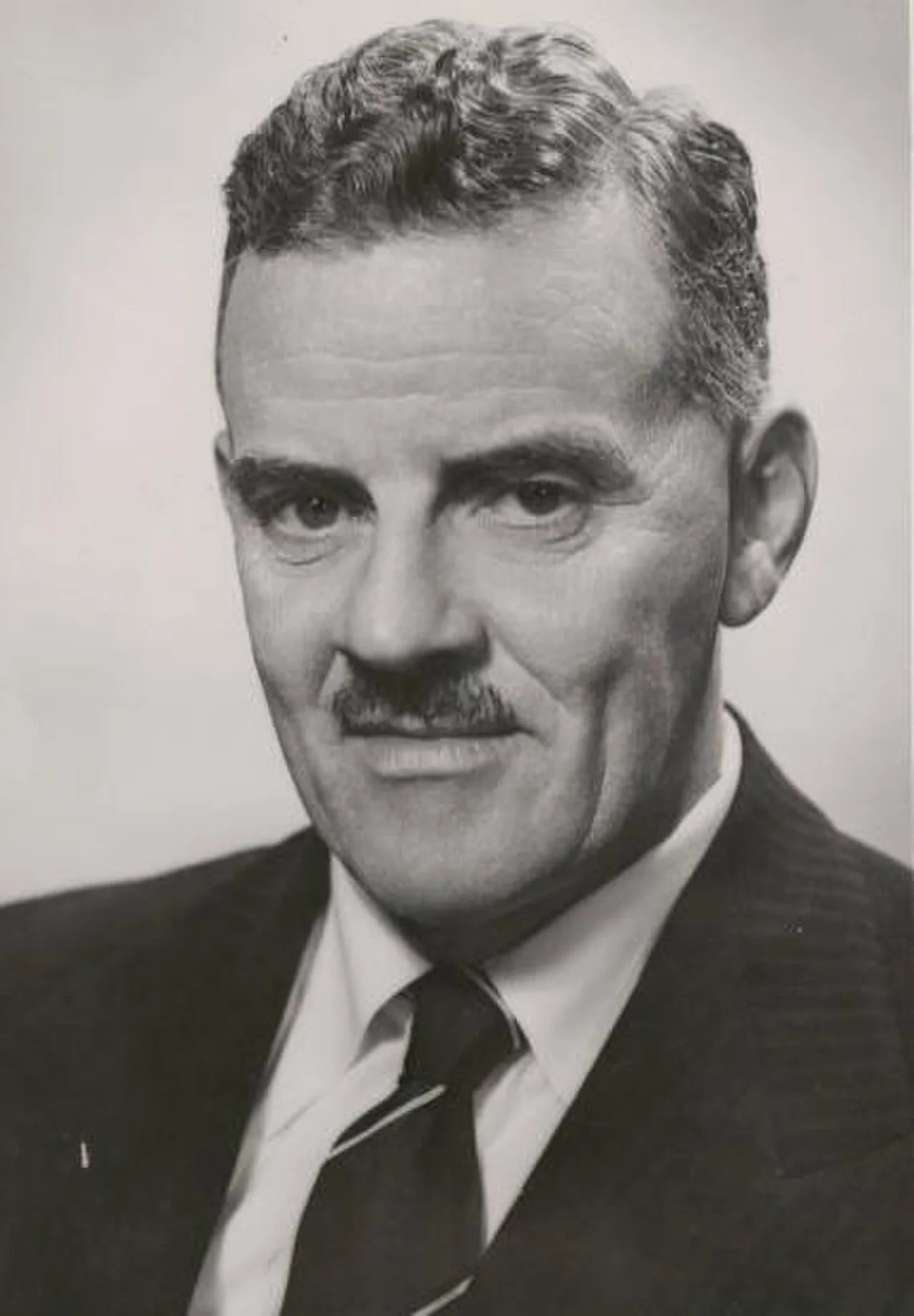 Porträt von Condon Byrne (1910–1993) – Gedenkseite
