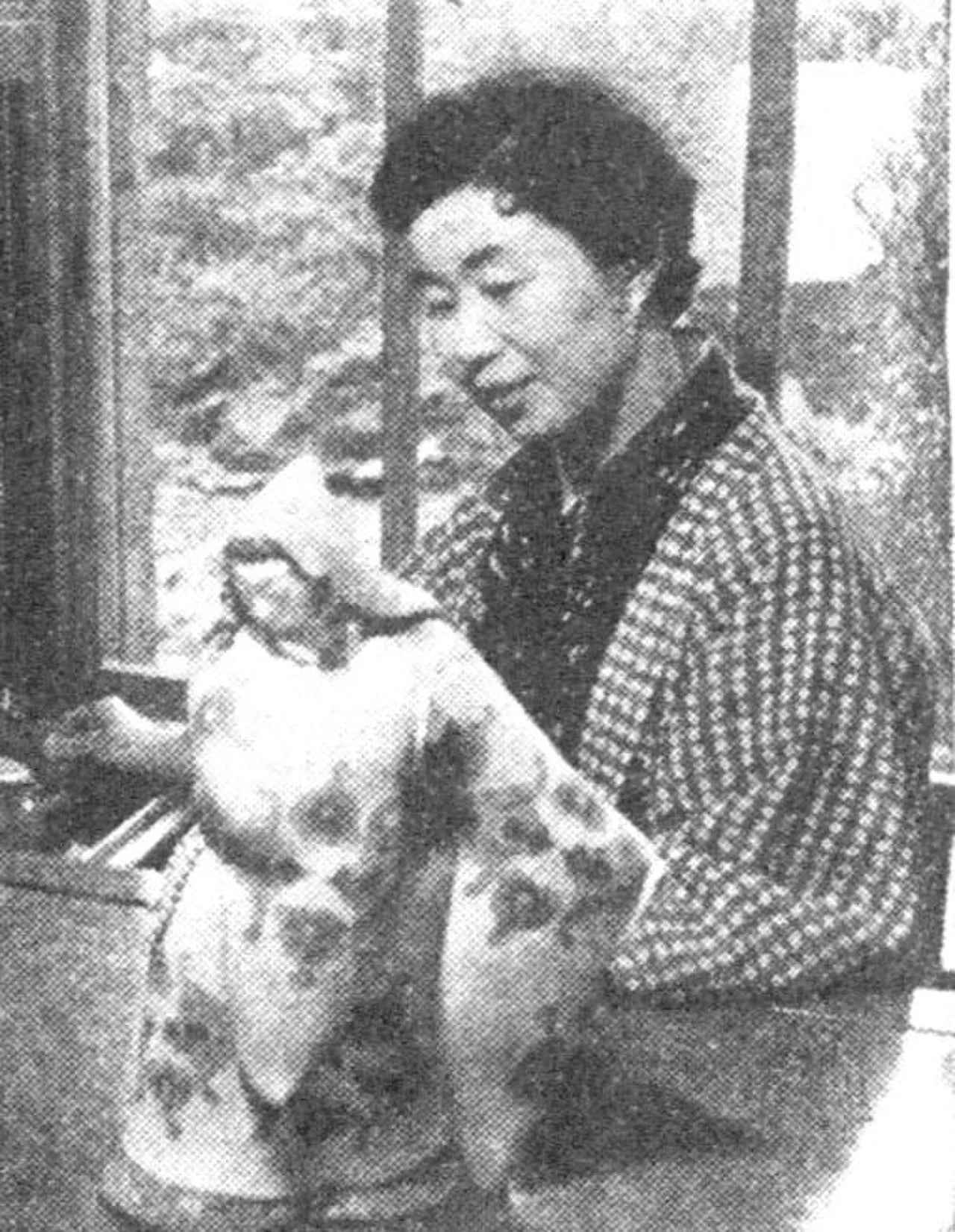 Portrait of Nakazato Tsuneko (1909–1987) – memorial page