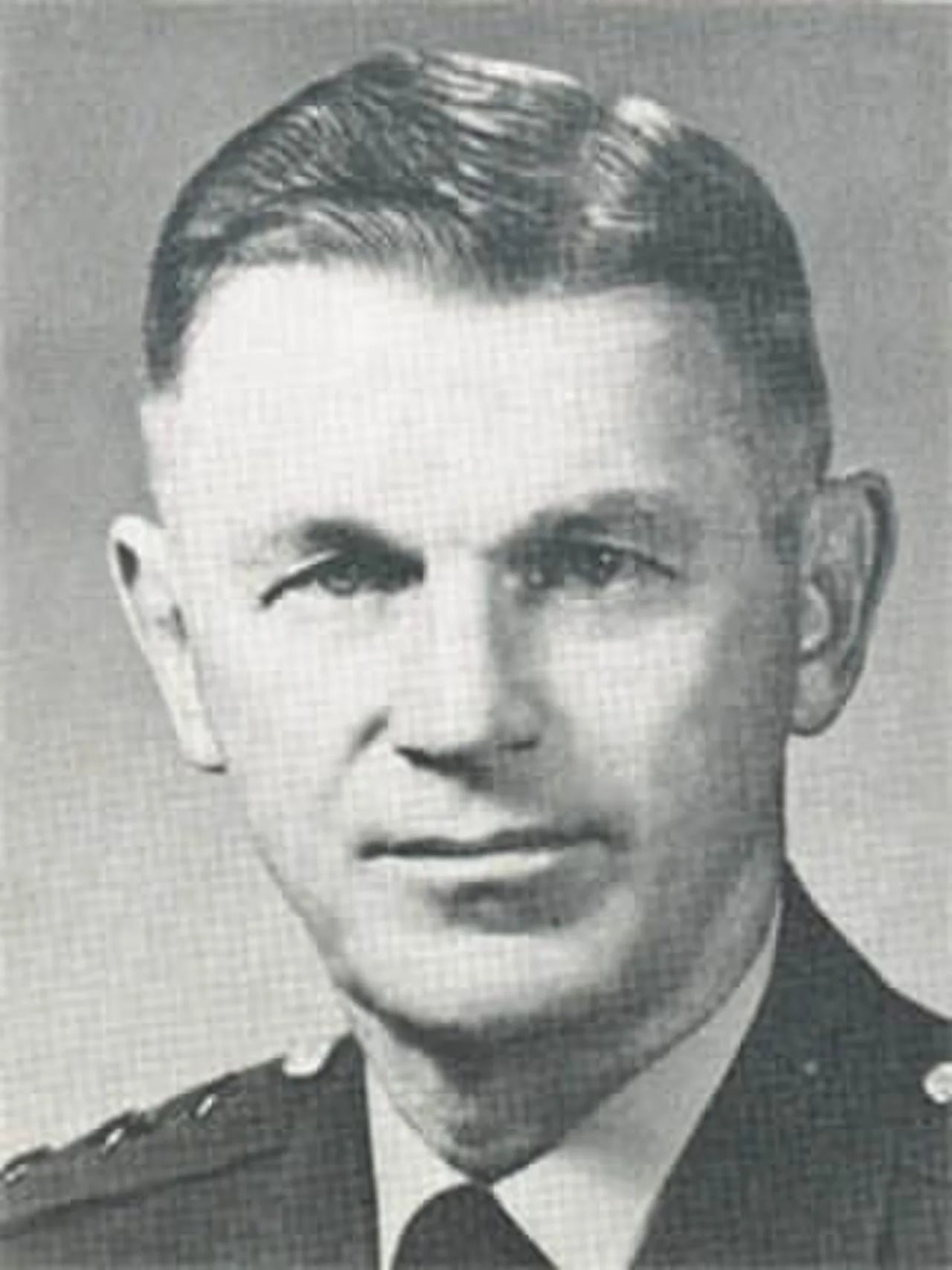 Portrait of Stanley R. Larsen (1915–2000) – memorial page