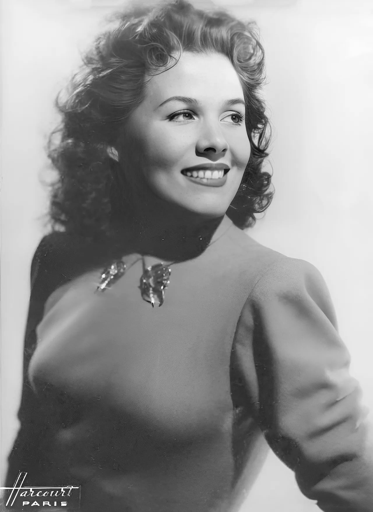 Portrait of Jeannette Batti (1921–2011) – memorial page