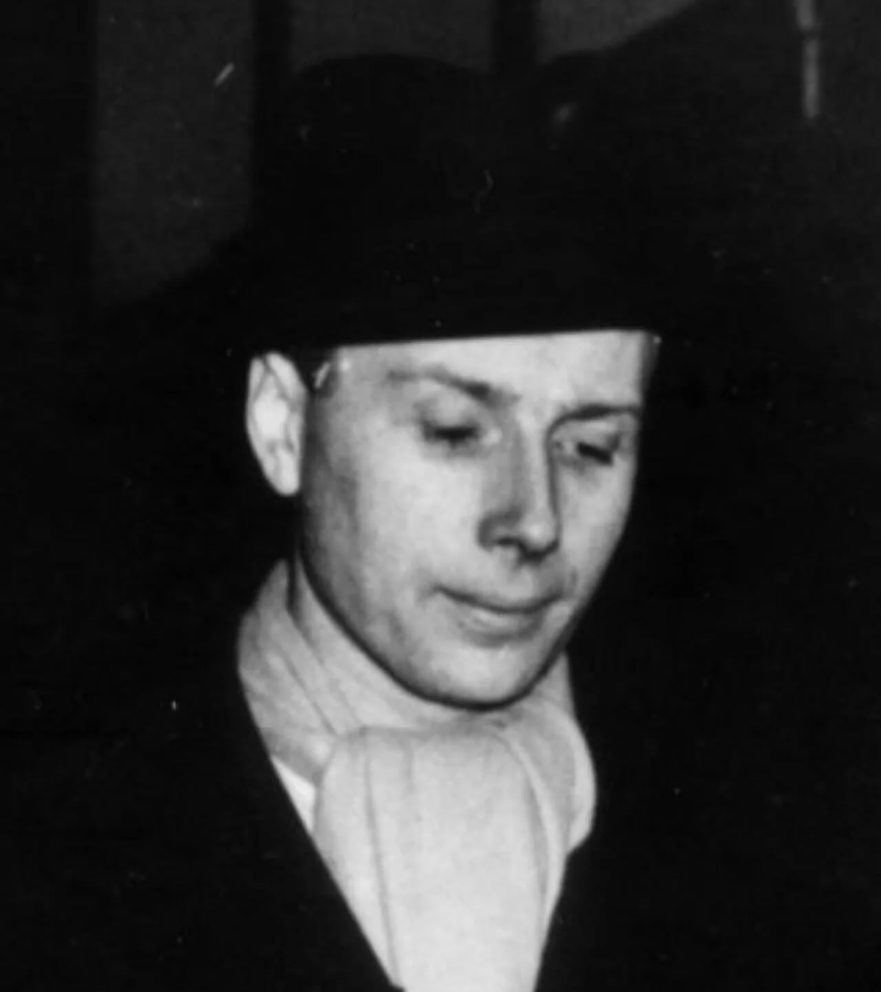 Portrait of André Dewavrin (1911–1998) – memorial page