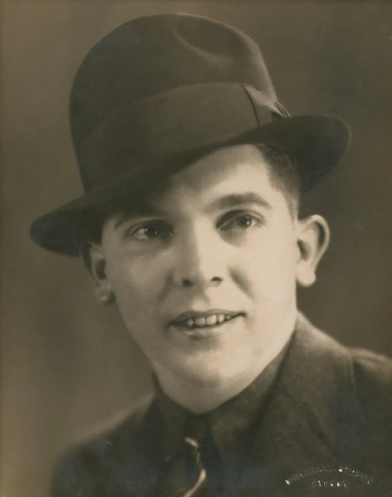 Porträt von Leonard Siffleet (1916–1943) – Gedenkseite
