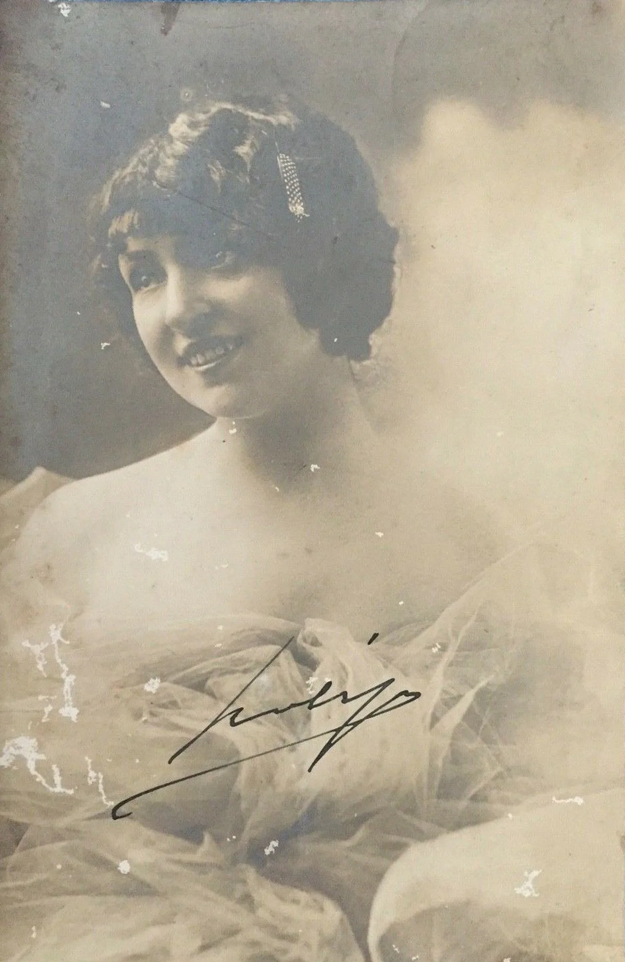 Portrait of Cybele Andrianou (1888–1978) – memorial page