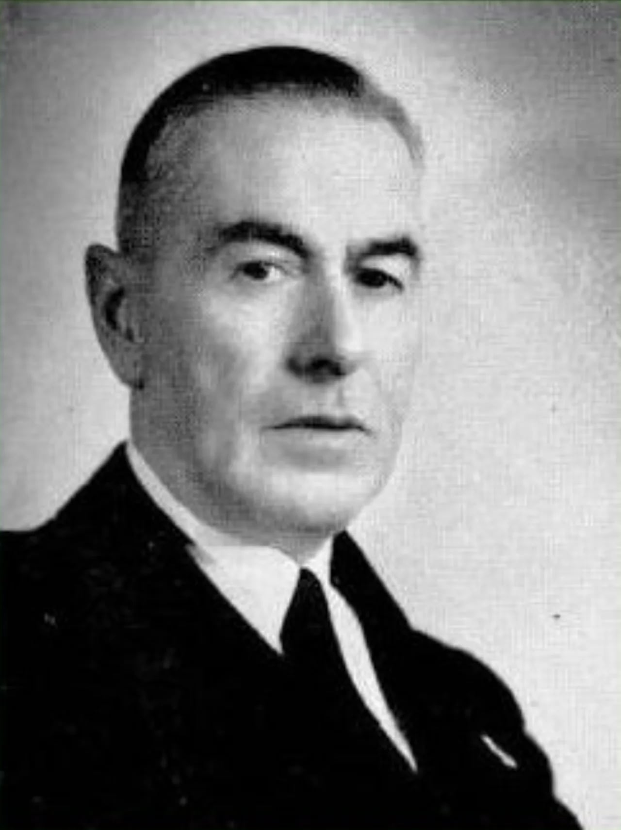 Portrait of Cyril Chambers (1897–1975) – memorial page