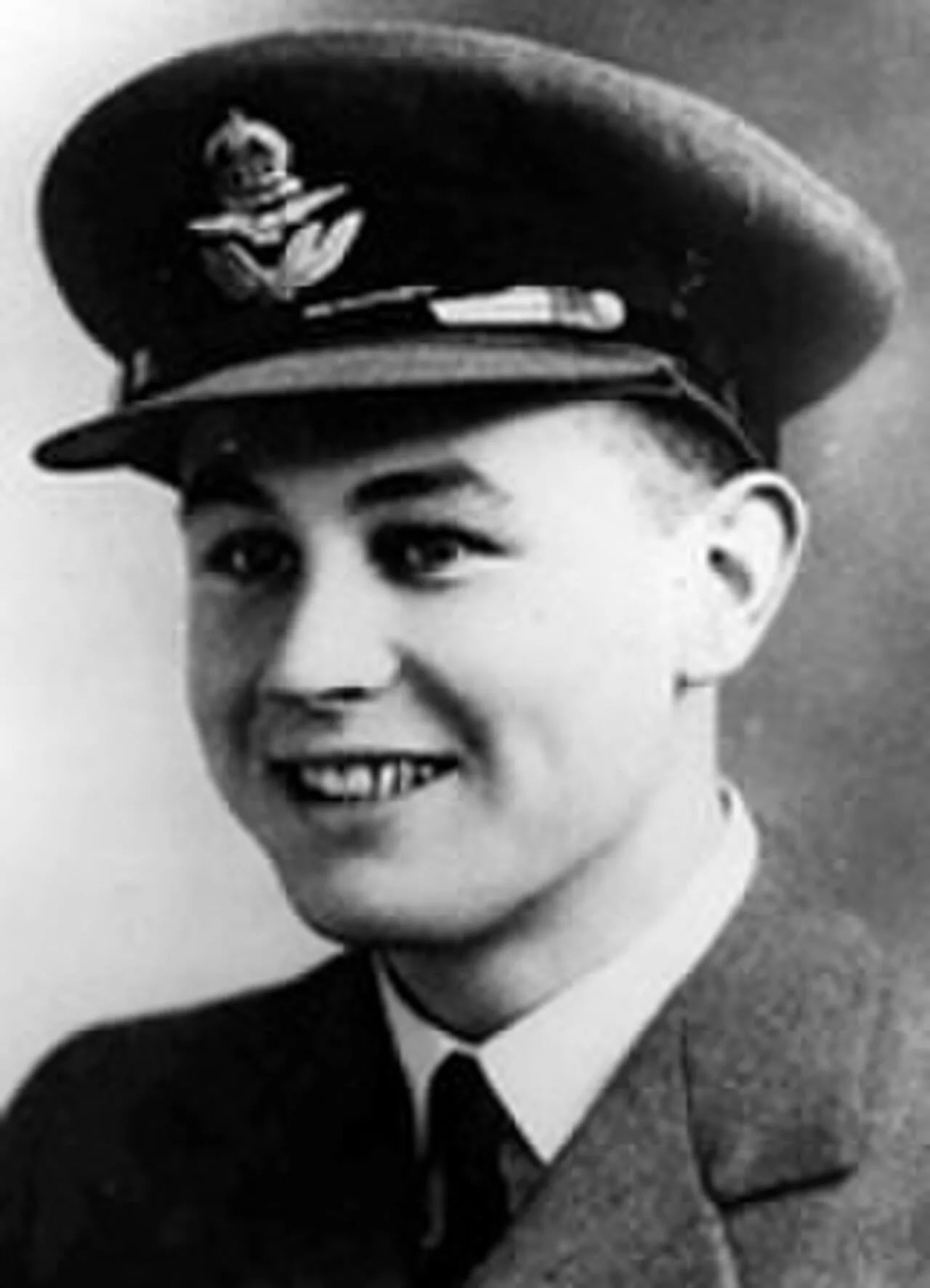 Portrait of Cyril Joe Barton (1921–1944) – memorial page