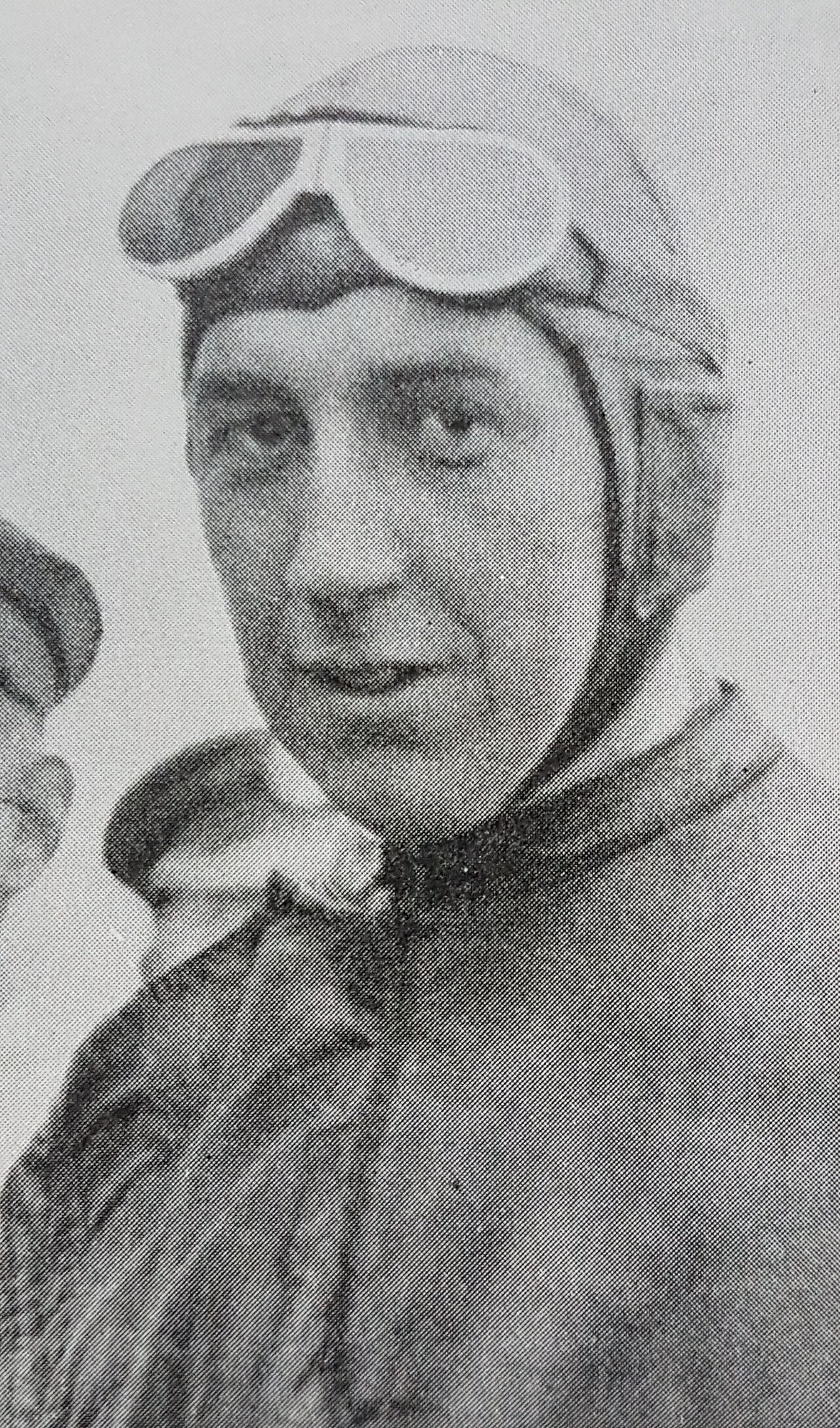 Portrait of Cyril Uwins (1896–1972) – memorial page