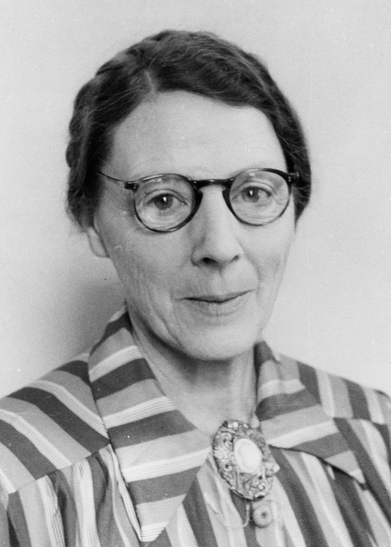 Portrait of Cythna Lindenberg Letty (1895–1985) – memorial page