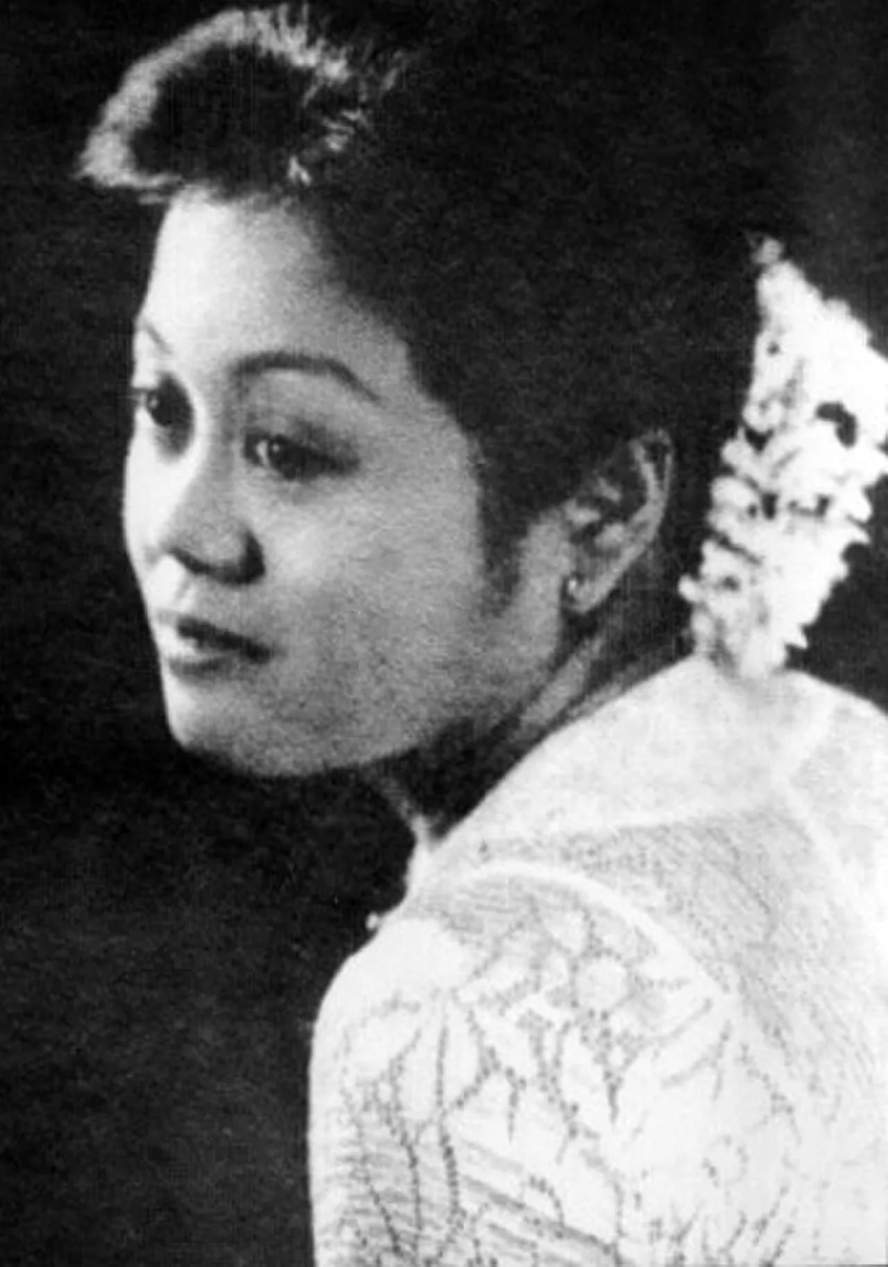 Porträt von Dagon Khin Khin Lay (1904–1981) – Gedenkseite