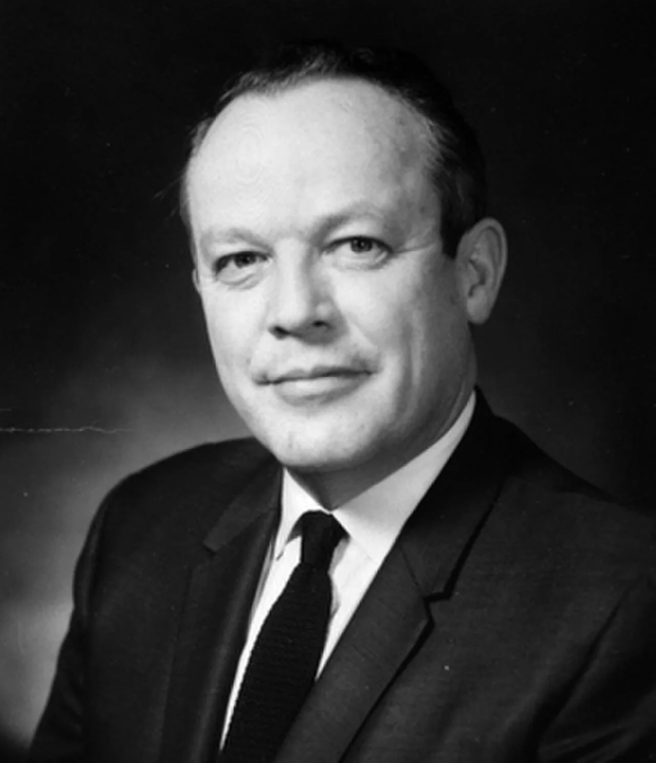 Portrait of Richard G. Kleindienst (1923–2000) – memorial page