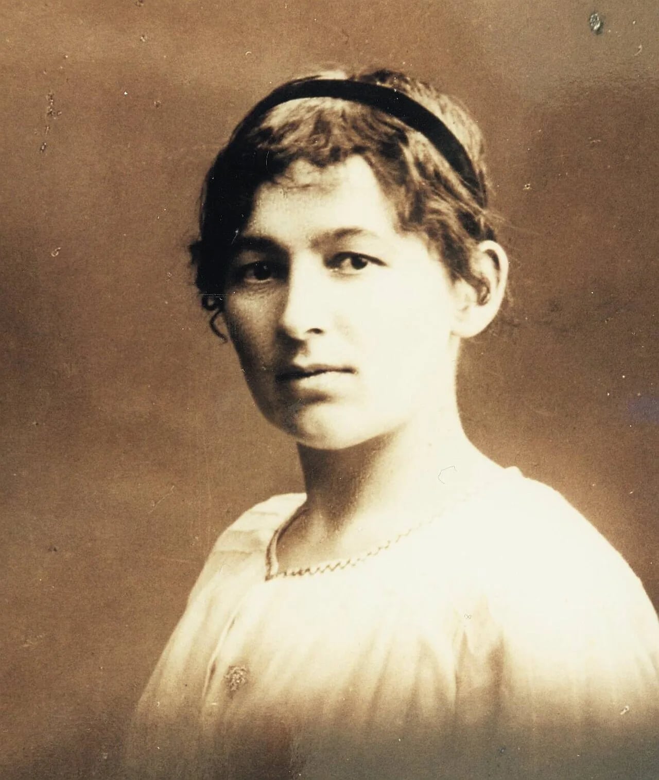 Portrait of Maija Kellokumpu (1892–1935) – memorial page