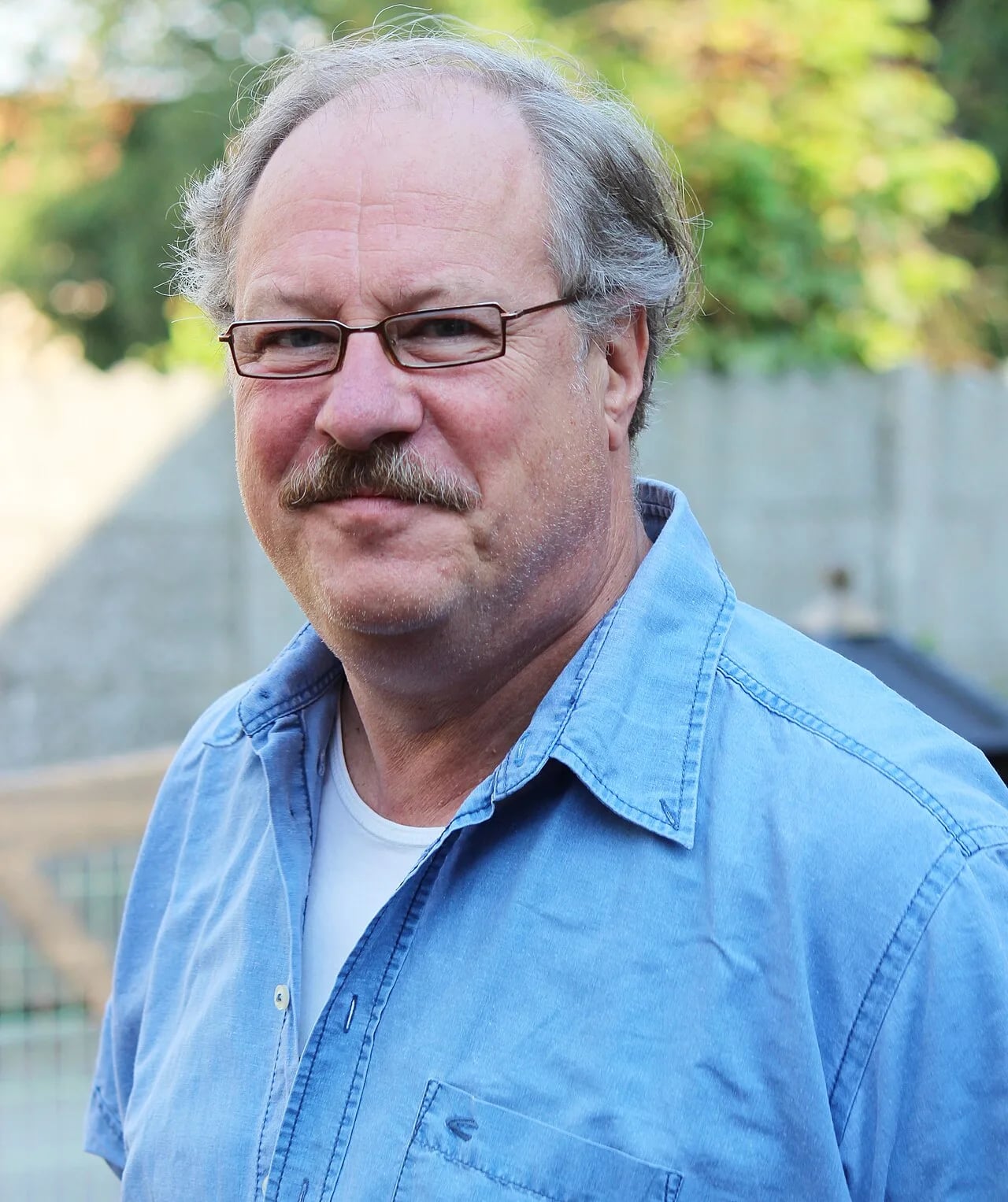 Portrait of Jan De Vuyst (1952–2024) – memorial page