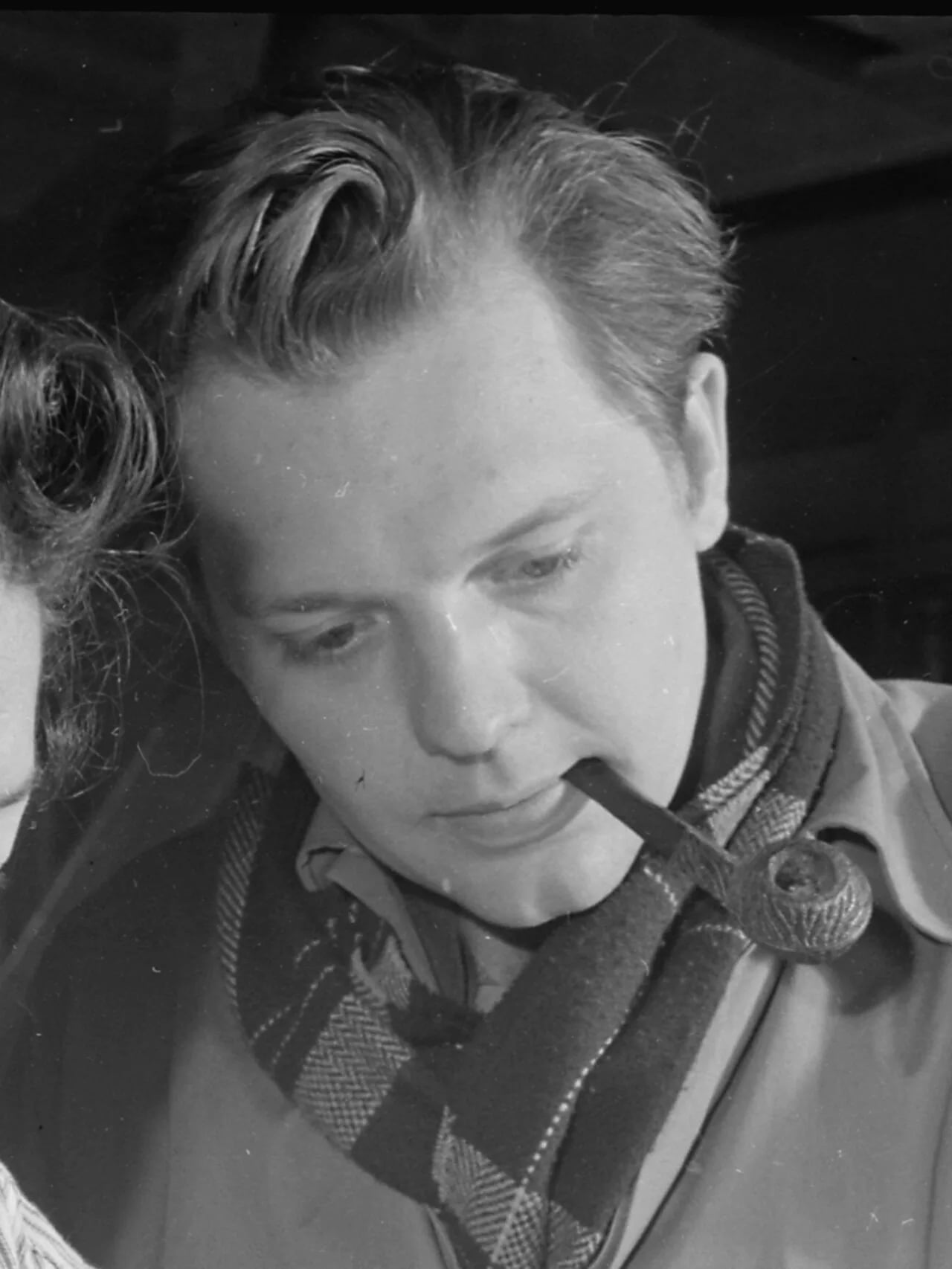 Portrait of Daniel Rhodes (1911–1989) – memorial page
