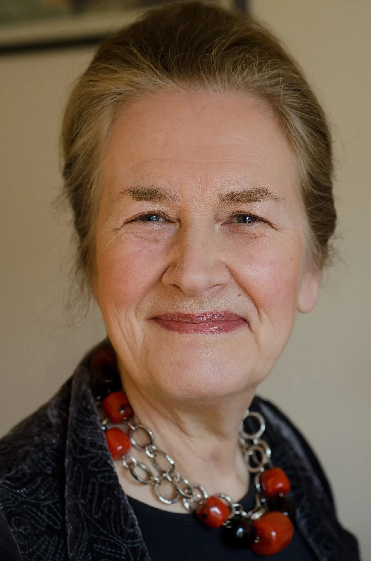 Portrait of Daphne Hampson (1944–2021) – memorial page