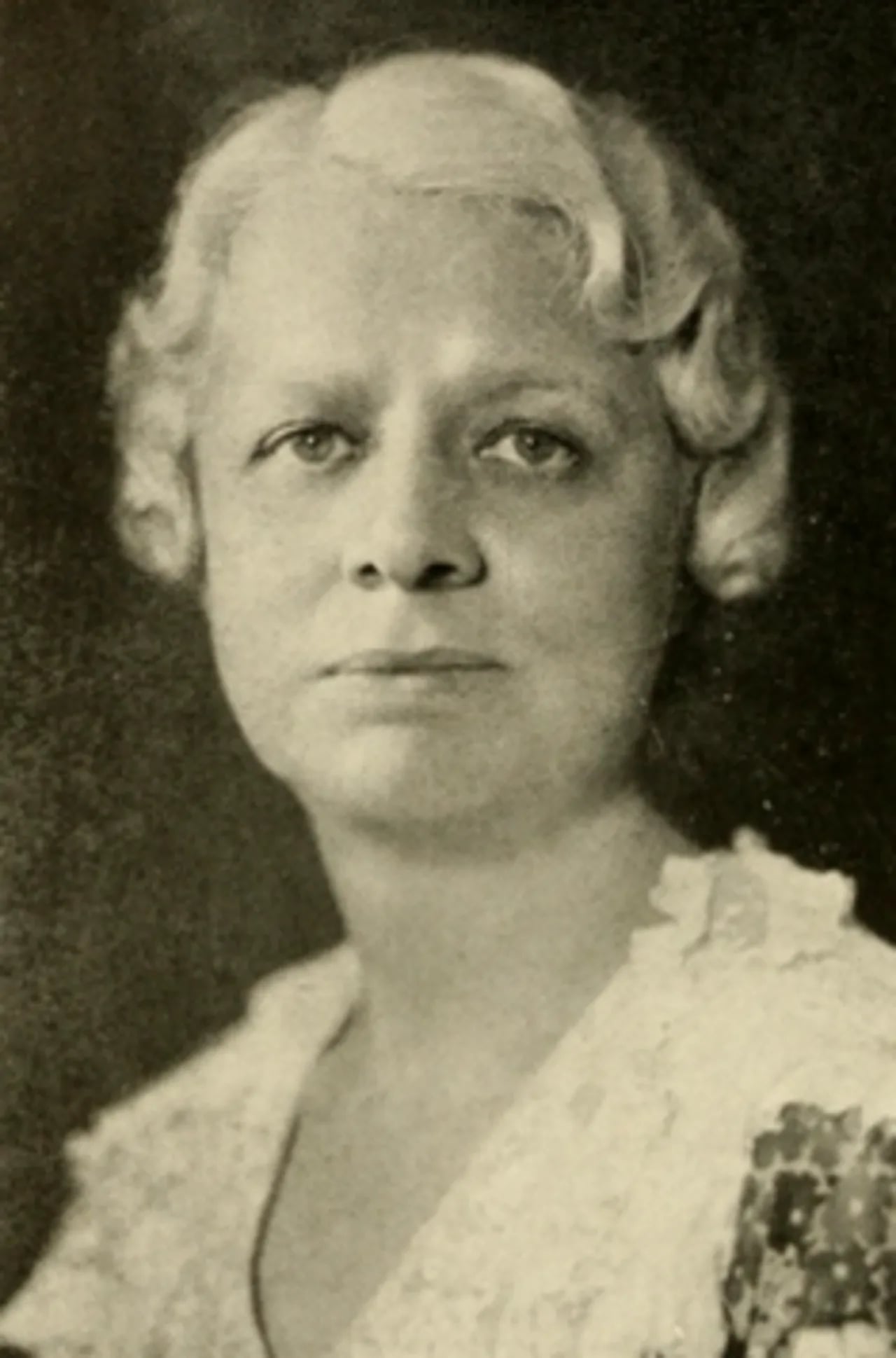 Porträt von Sybil Holmes (1889–1979) – Gedenkseite