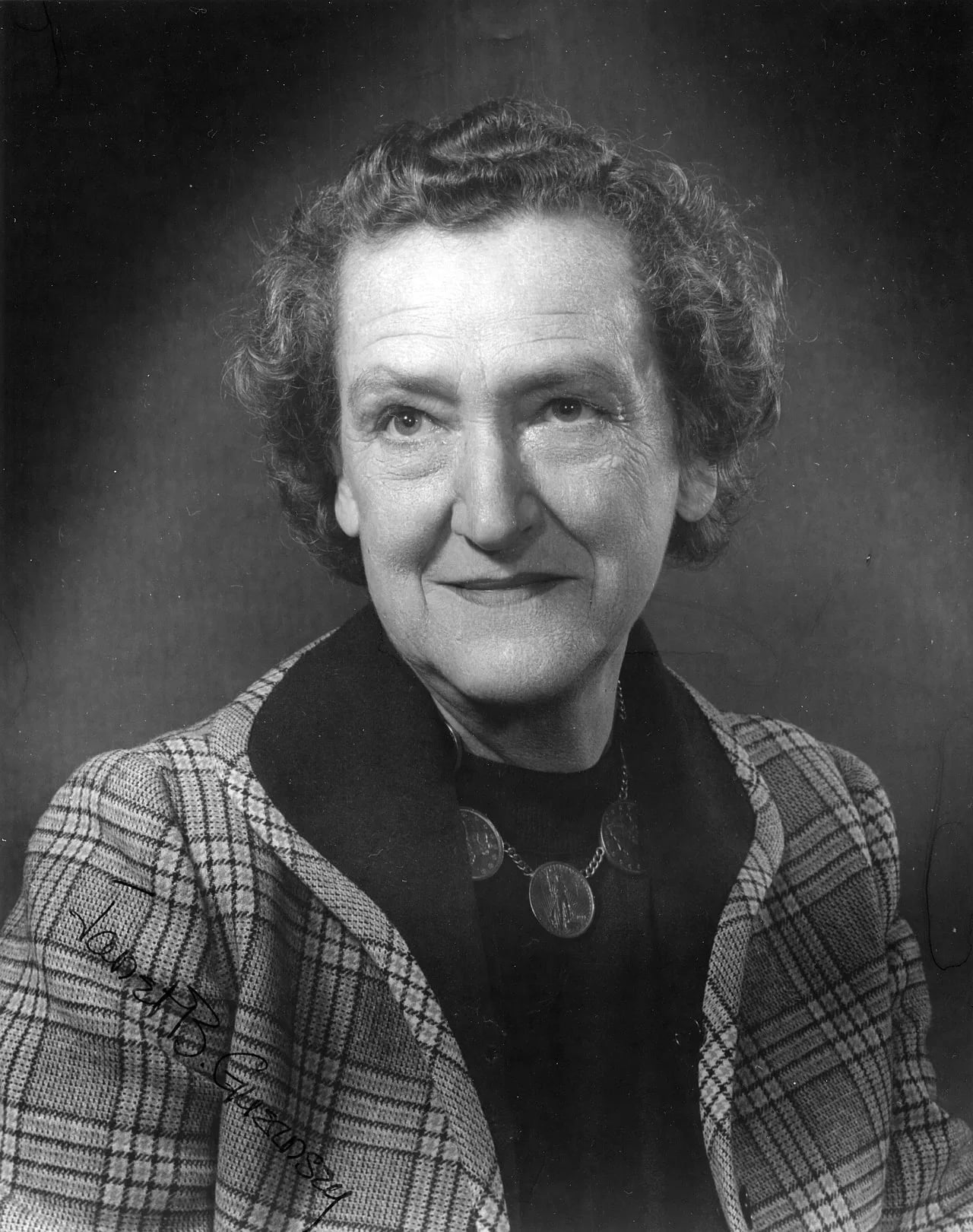 Portrait of Janet Brown Guernsey (1913–2001) – memorial page