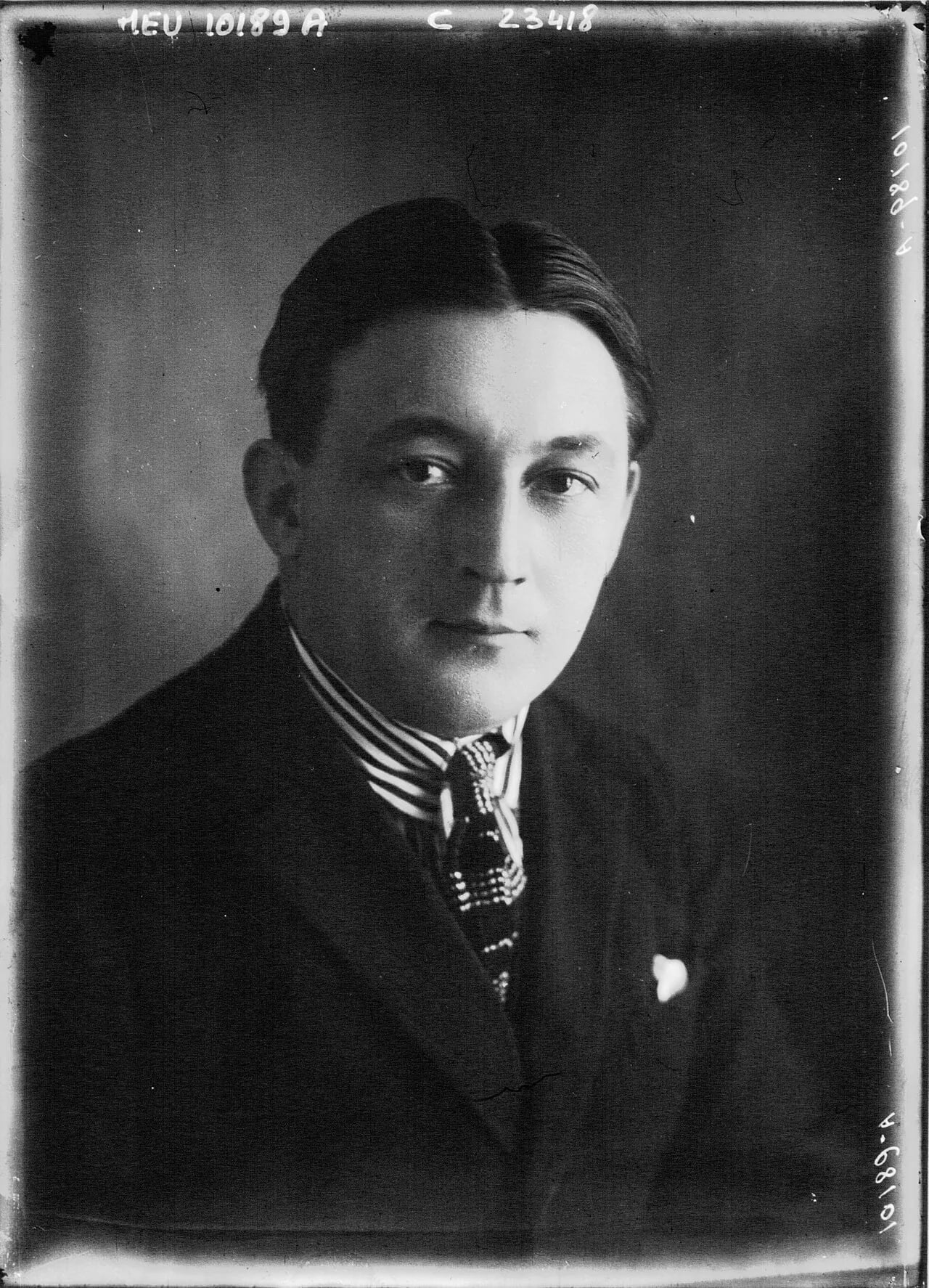 Porträt von André Warnod (1885–1960) – Gedenkseite